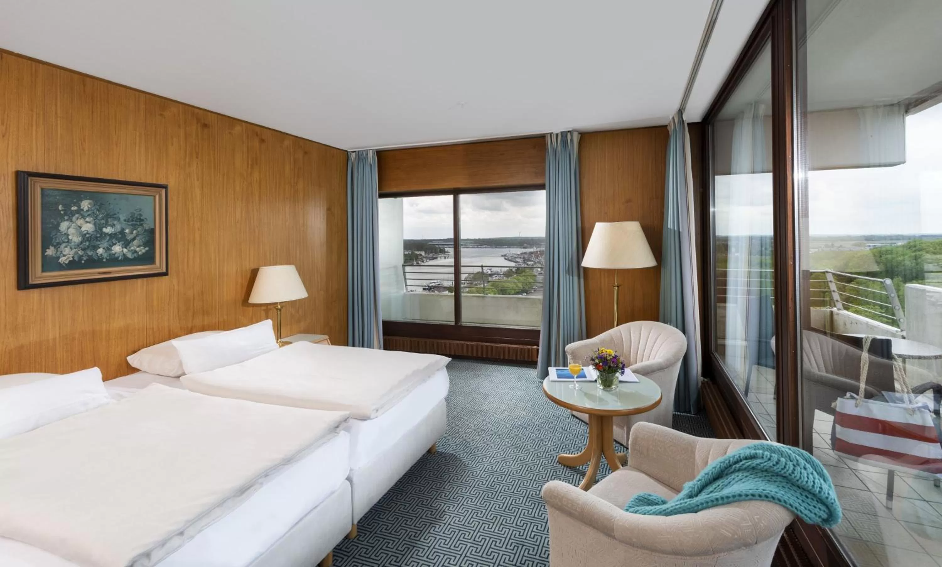 Photo of the whole room, Bed in Maritim Strandhotel Travemünde