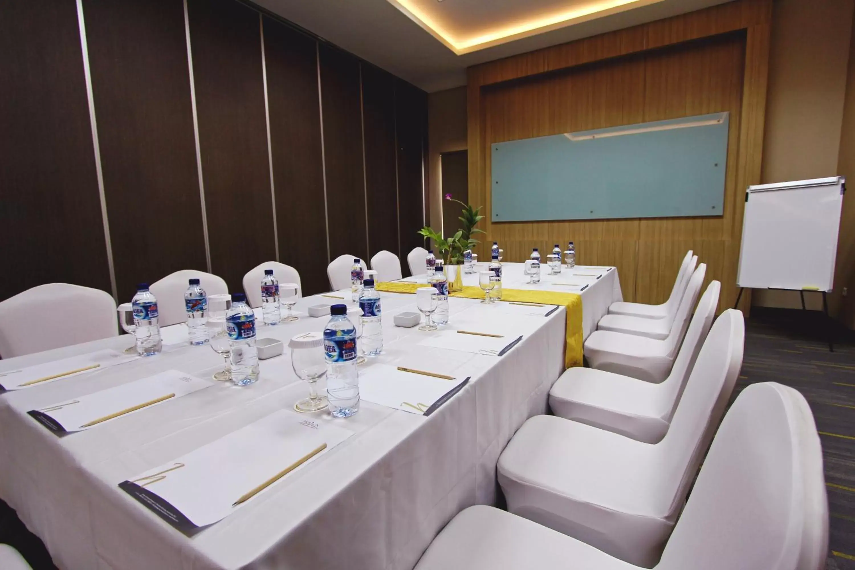 Meeting/conference room in Anara Sky Kualanamu Hotel