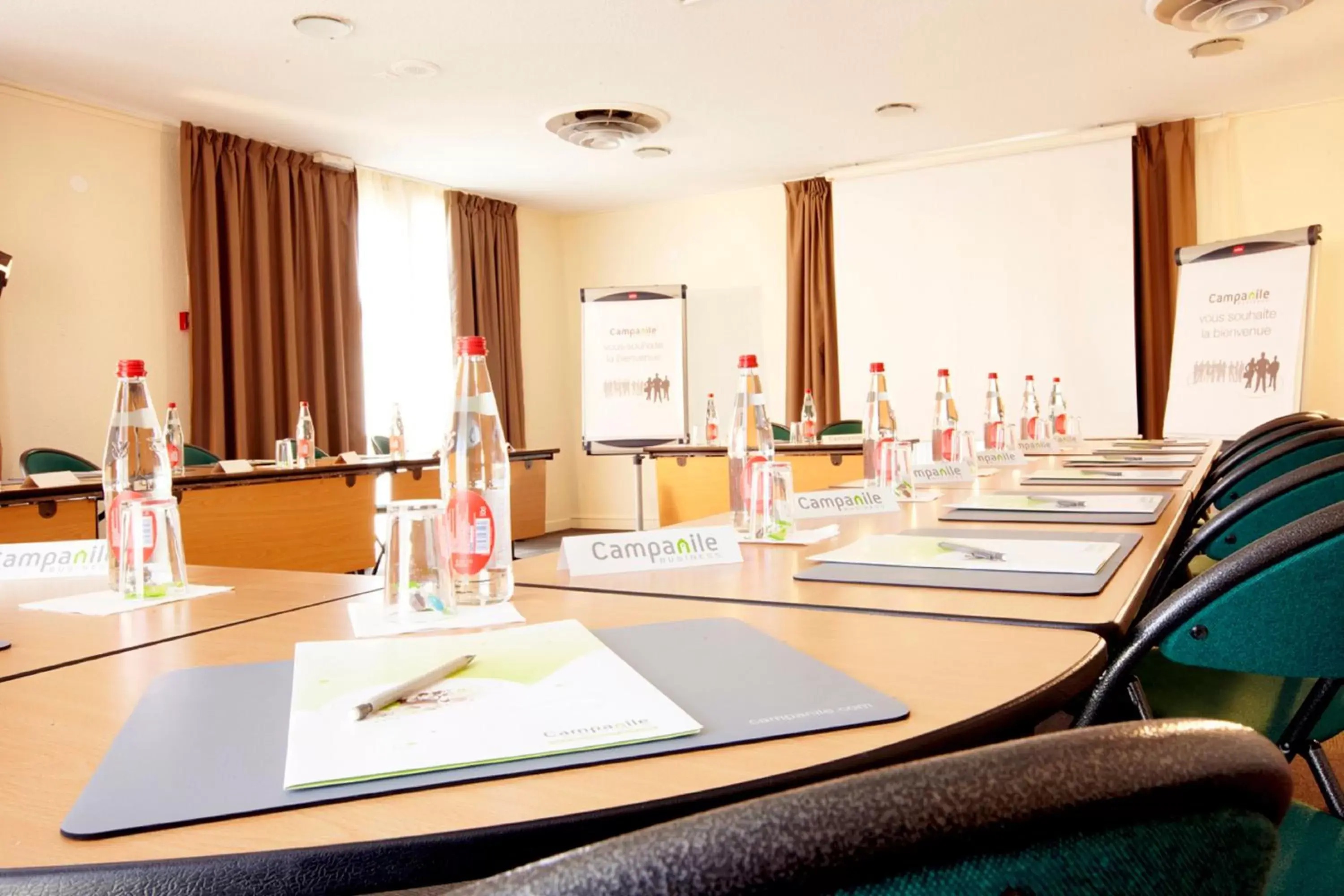 Meeting/conference room, Business Area/Conference Room in Campanile Aix-en-Provence Sud - Pont de l'Arc