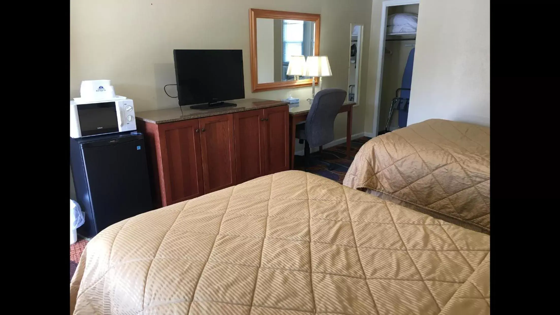 Double Room with Two Double Beds in colony motel Jamestown