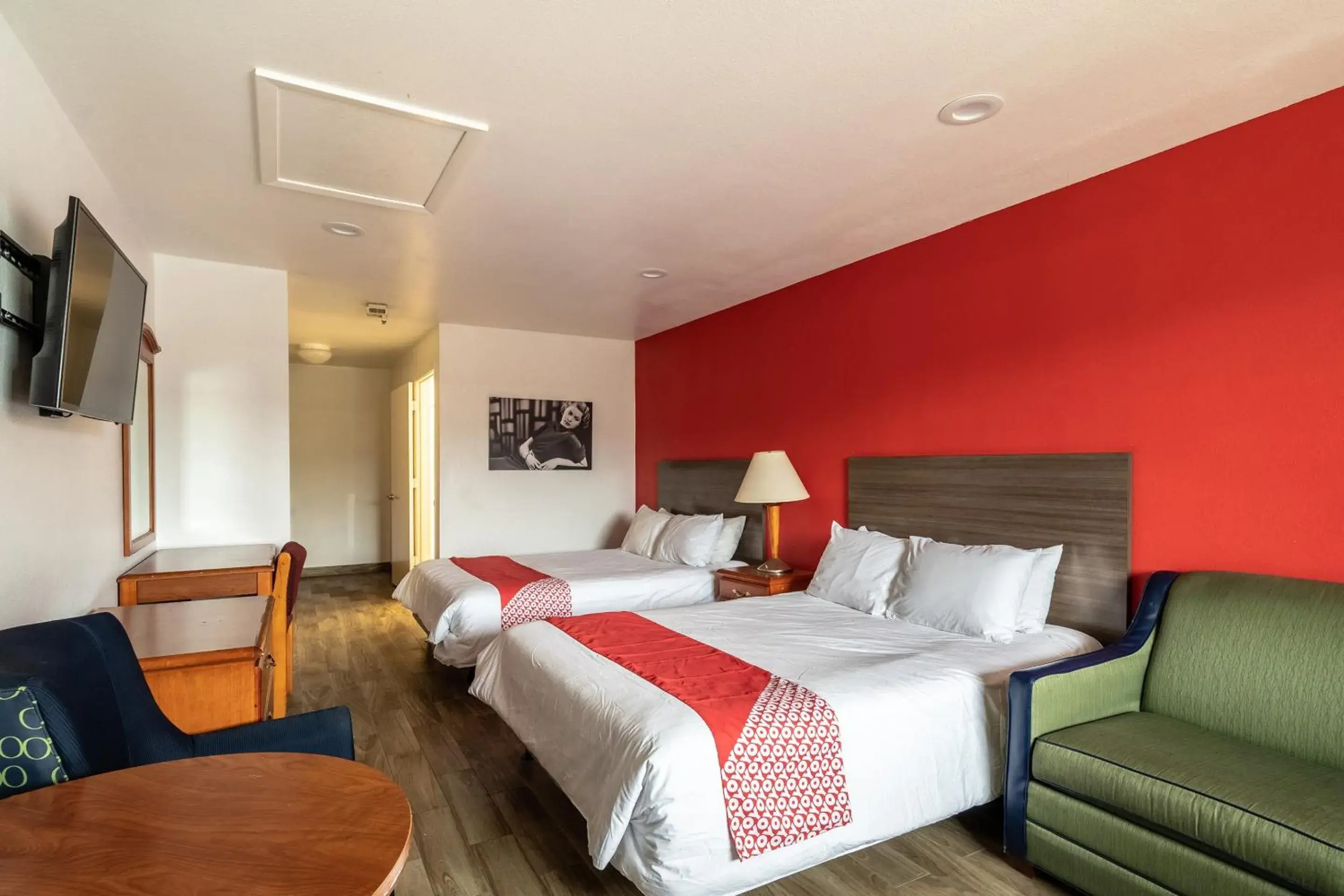 Bedroom in OYO Hotel San Antonio near AT&T Center
