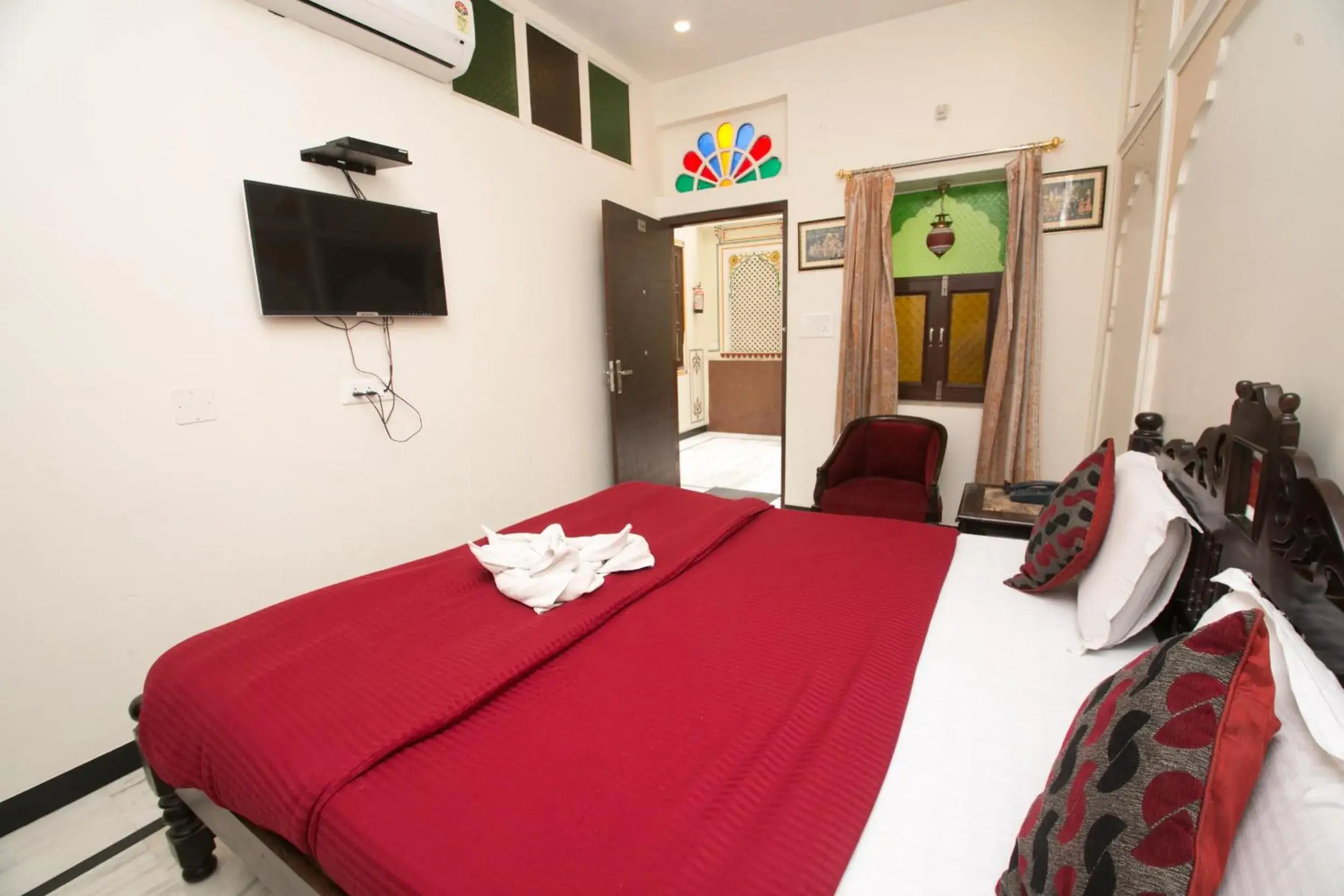 Photo of the whole room, Bed in Hotel Kalyan