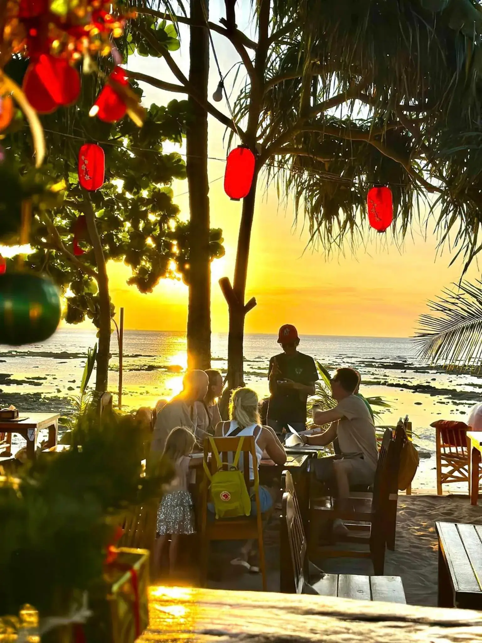 Dining area in Lanta A&J Klong khong Beach