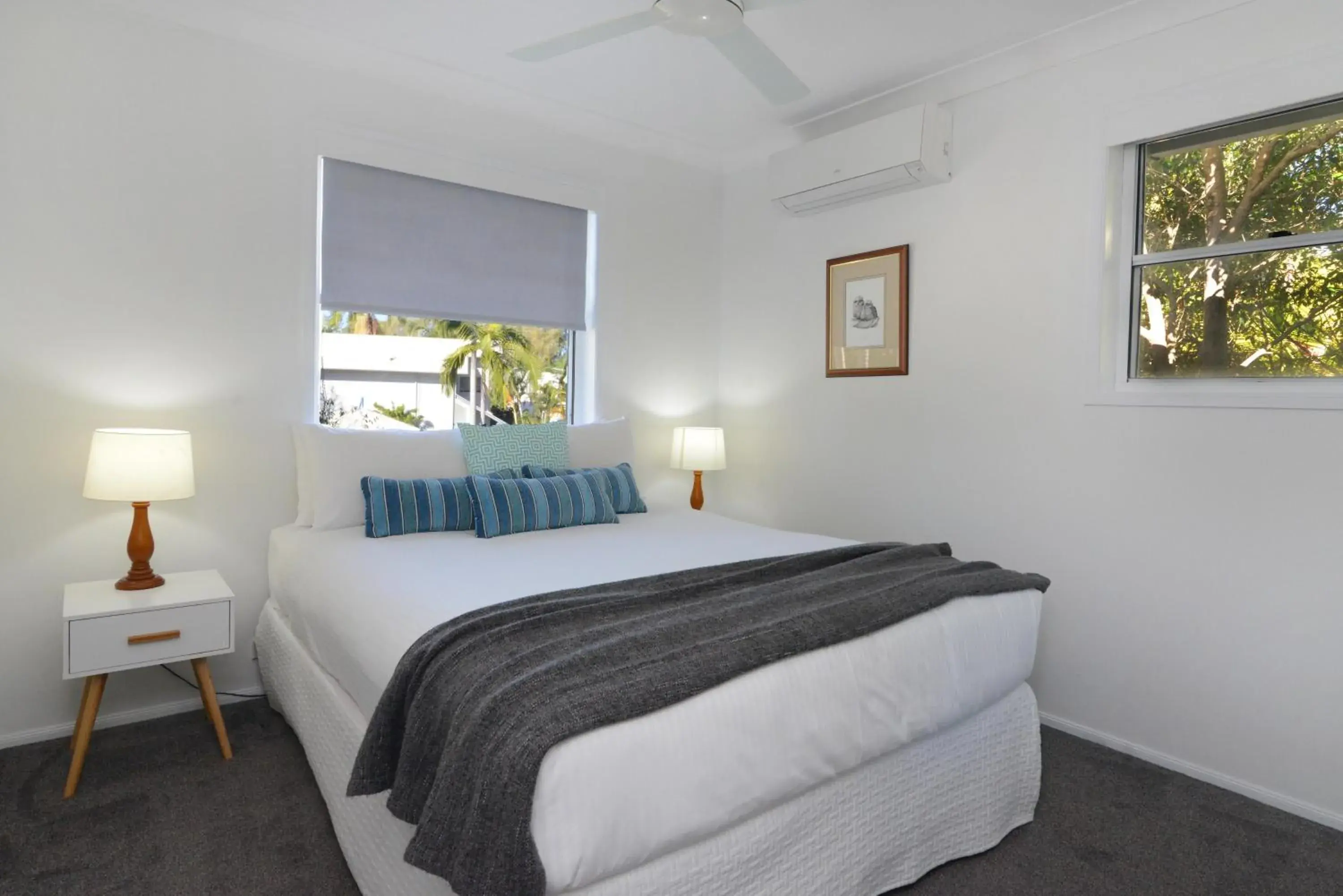 Bed in Noosa Entrance Waterfront Resort