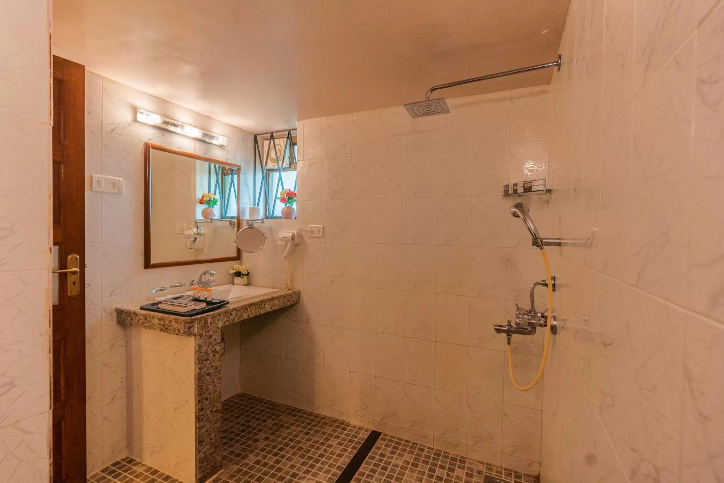 Bathroom in De Mandarin Beach Resort Suites & Villas, Candolim