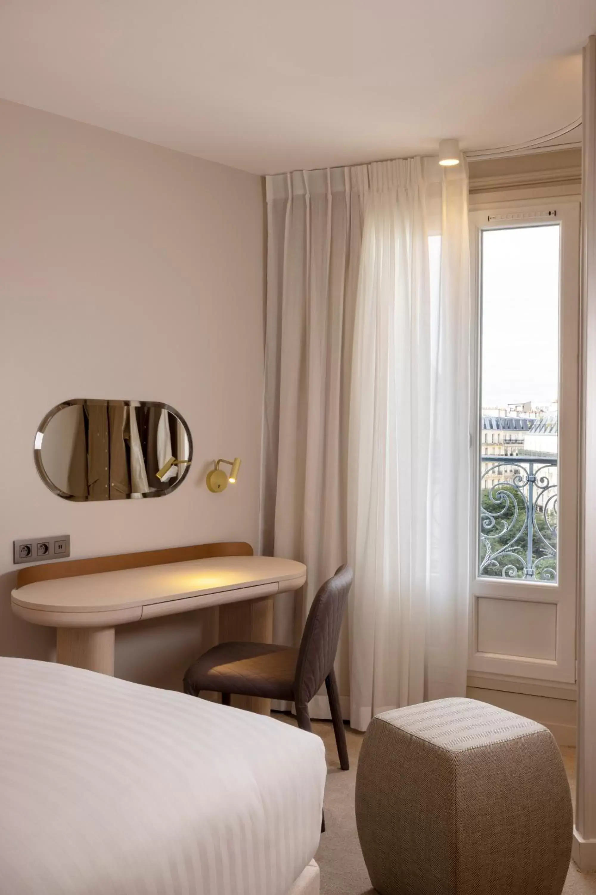 Bedroom in Hôtel Beige