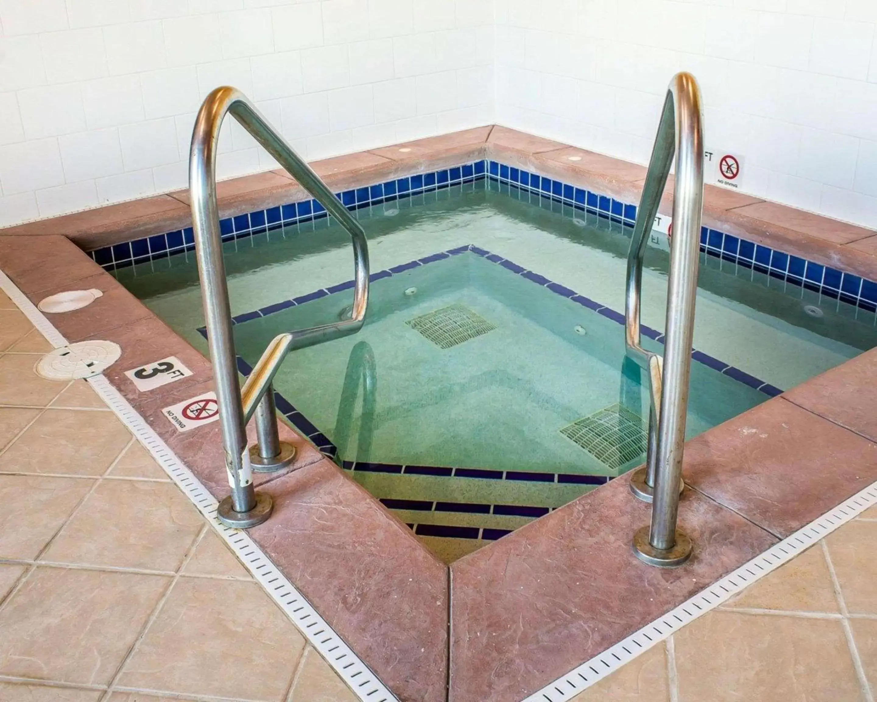 On site, Swimming Pool in Rodeway Inn & Suites - Okoboji