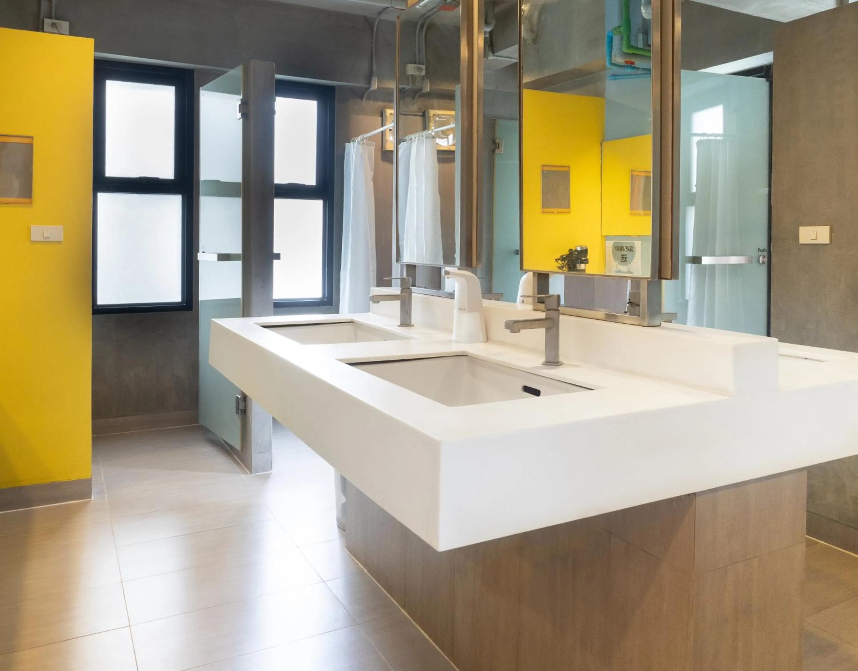 Bathroom in Lub d Bangkok Siam - Opposite MBK & Next to Skytrain - Perfect for shopping lovers!