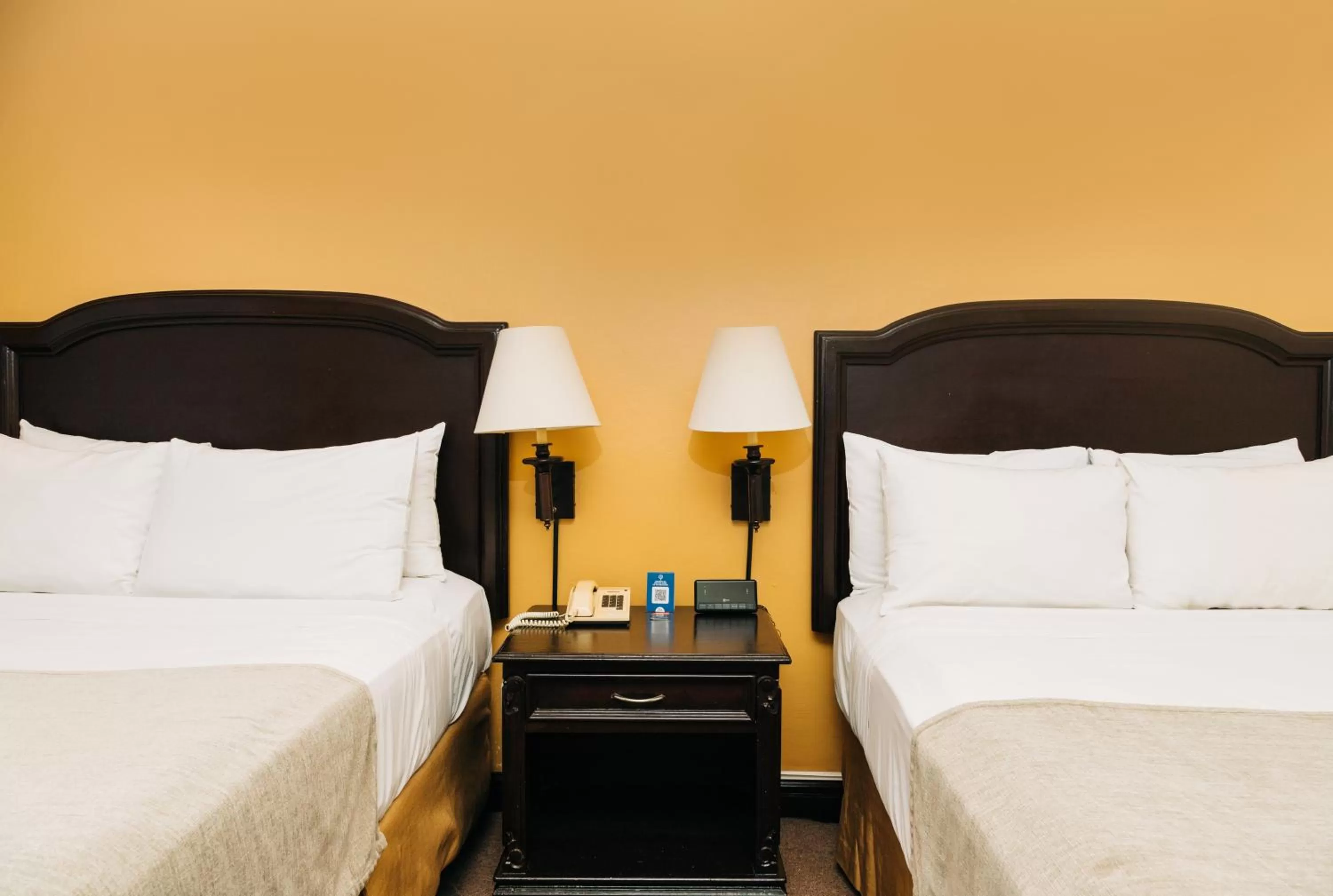 Bedroom, Bed in Plaza Hotel and Suites