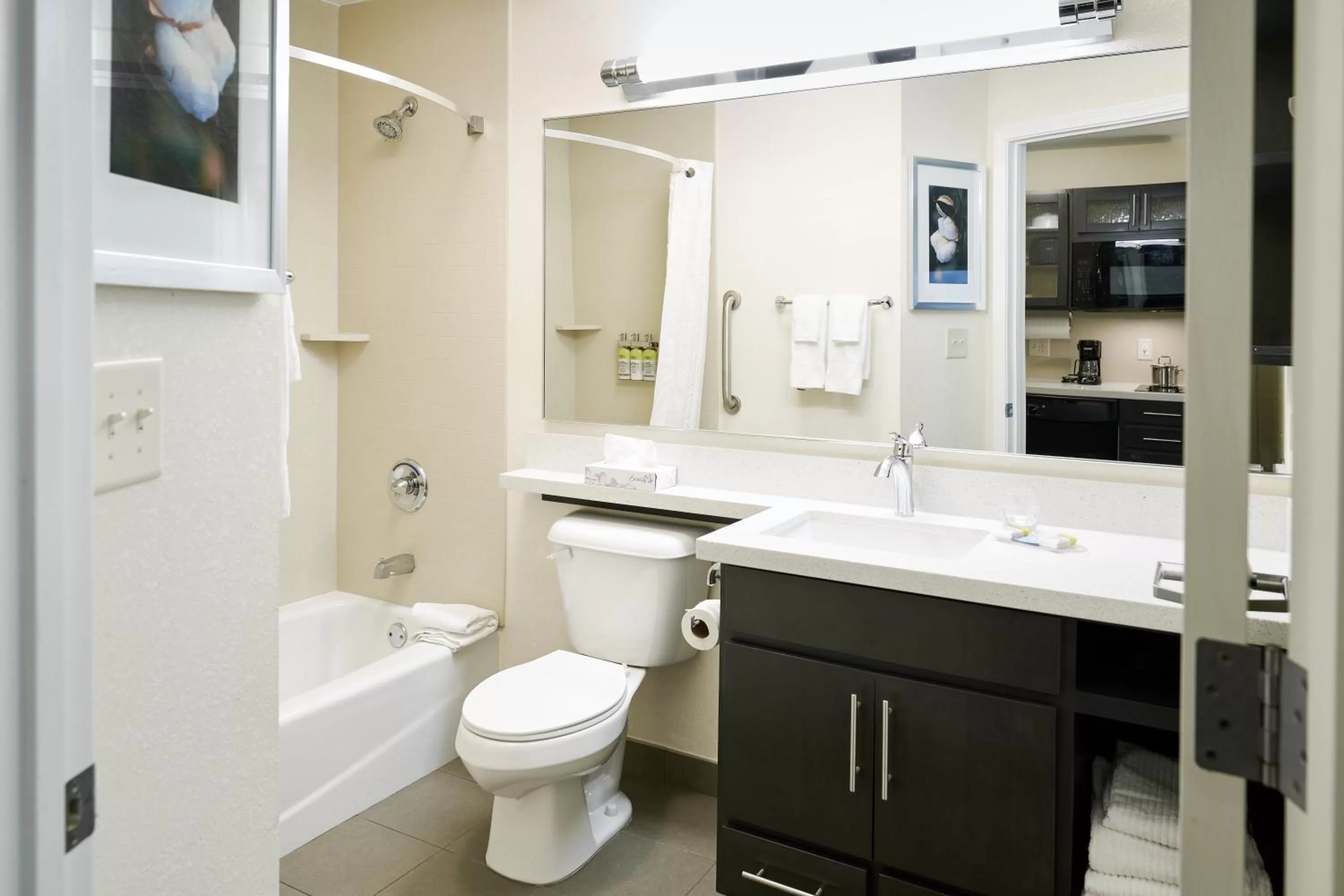 Bathroom in Candlewood Suites Lafayette by IHG