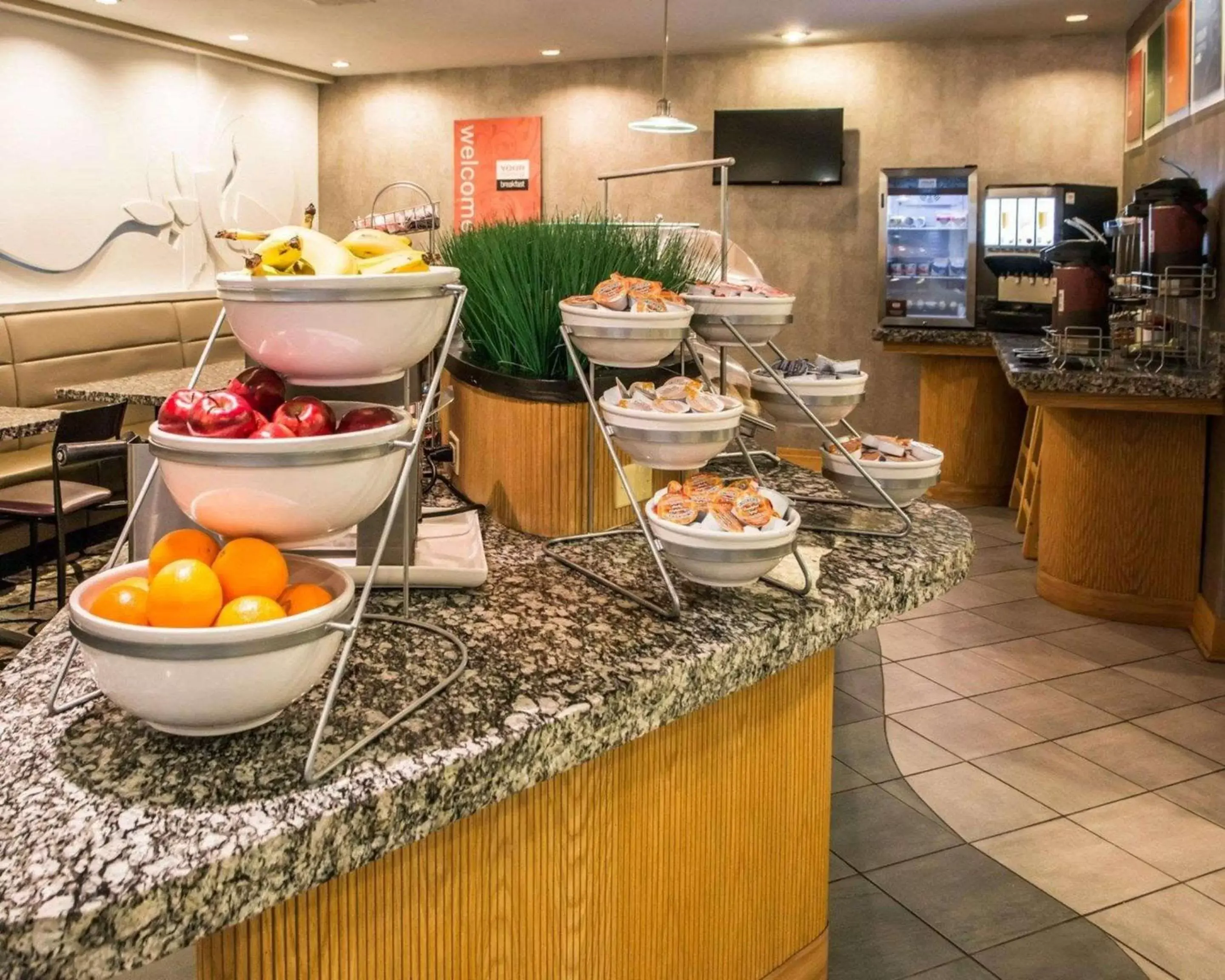 Restaurant/places to eat, Food in Comfort Suites Monroeville