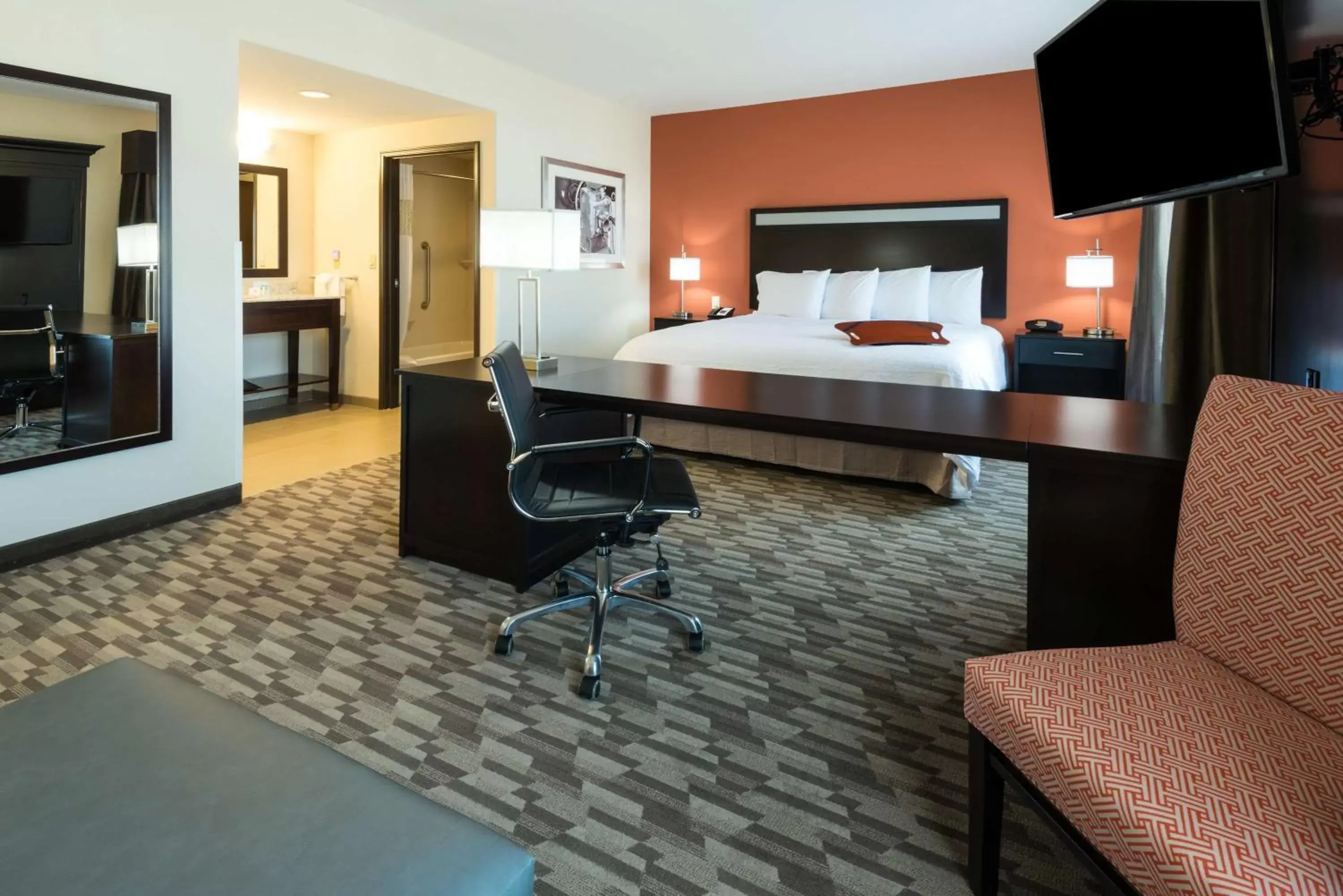 Bed in Hampton Inn & Suites Albuquerque North/I-25