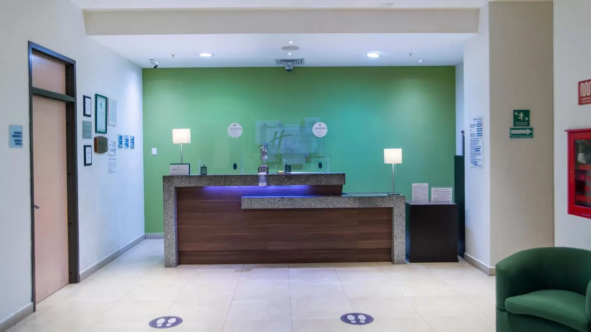 Property building, Lobby/Reception in Holiday Inn Express Xalapa