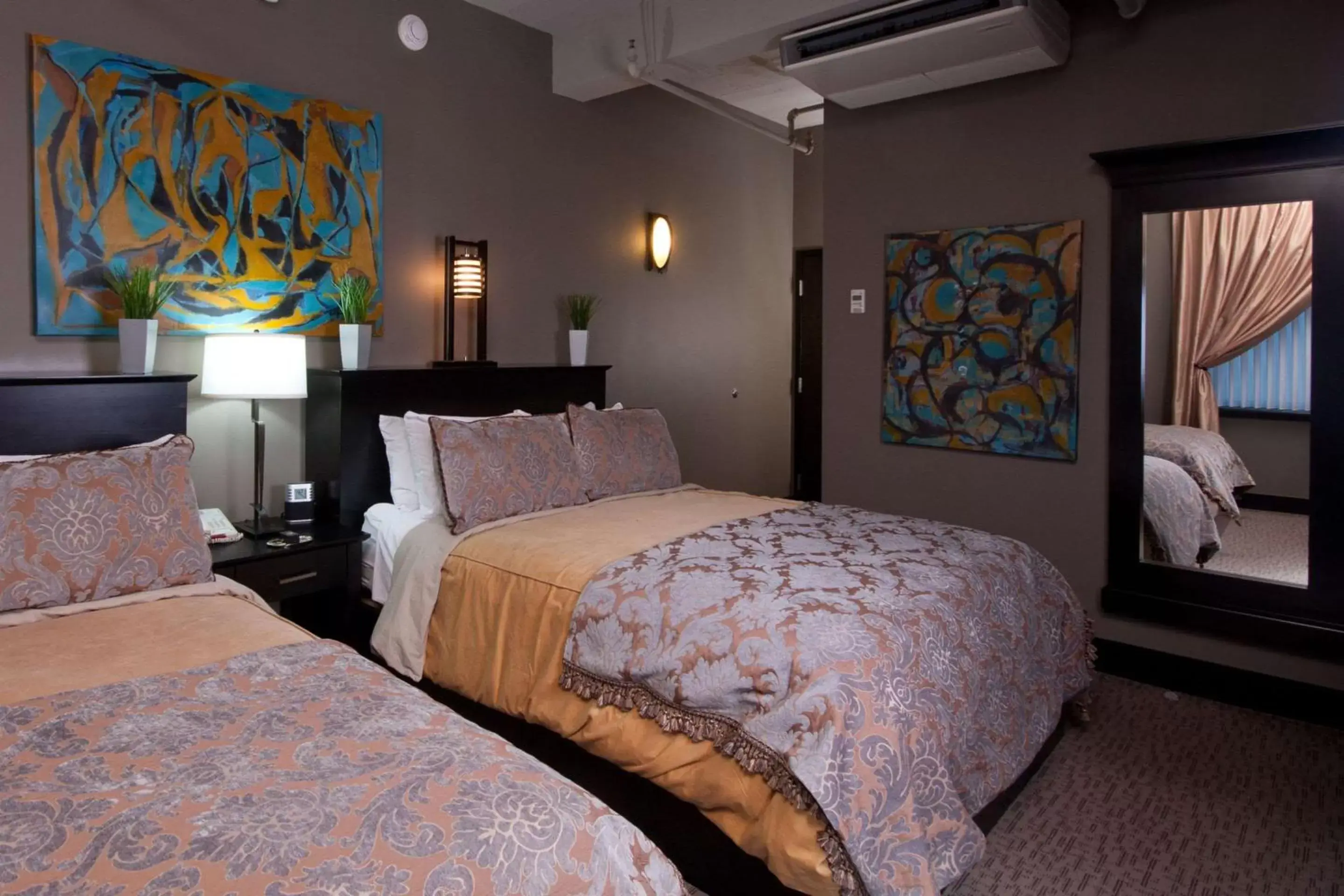 Photo of the whole room, Bed in The Giacomo, Ascend Hotel Collection