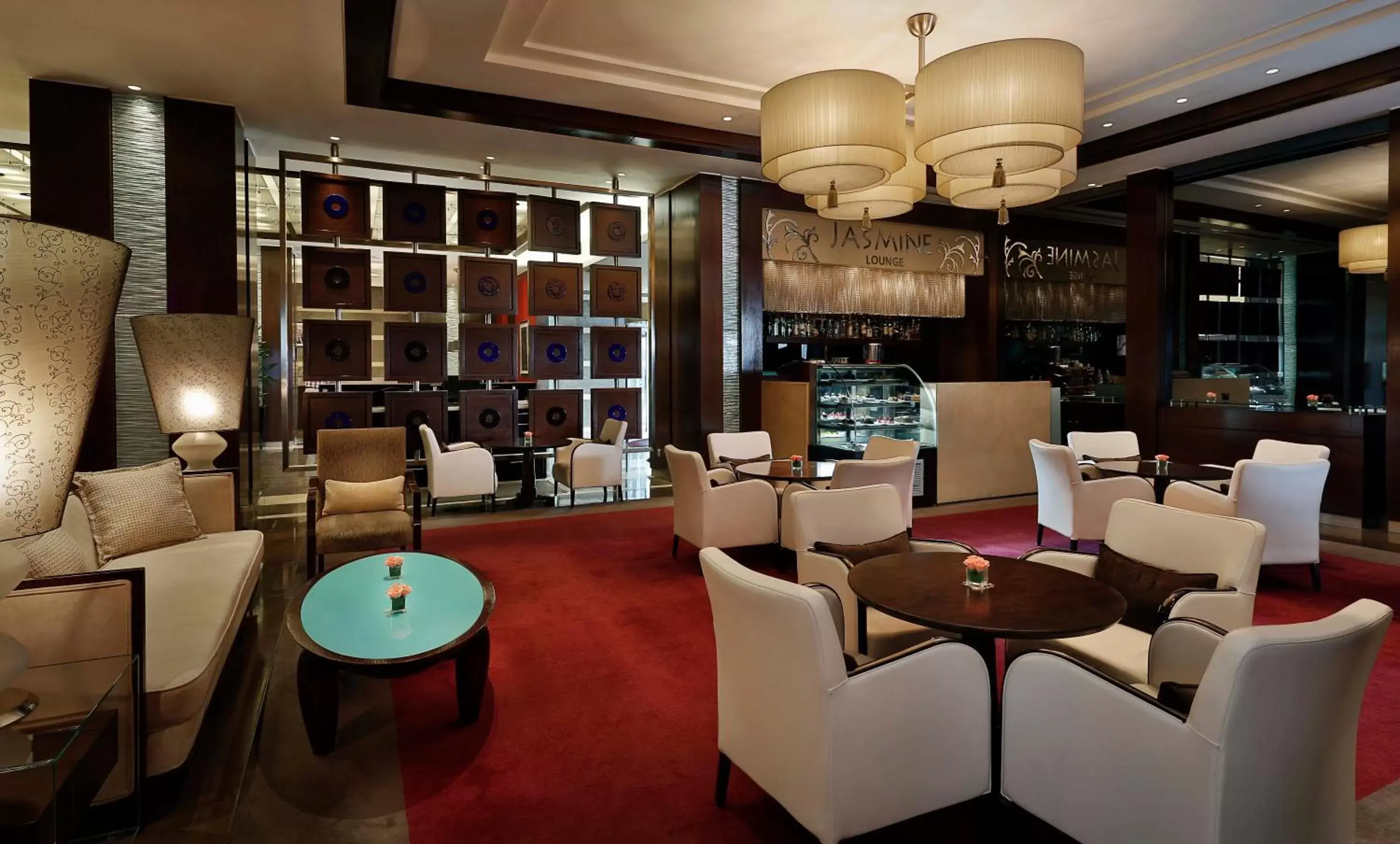 Restaurant/places to eat, Lounge/Bar in Crowne Plaza Amman, an IHG Hotel