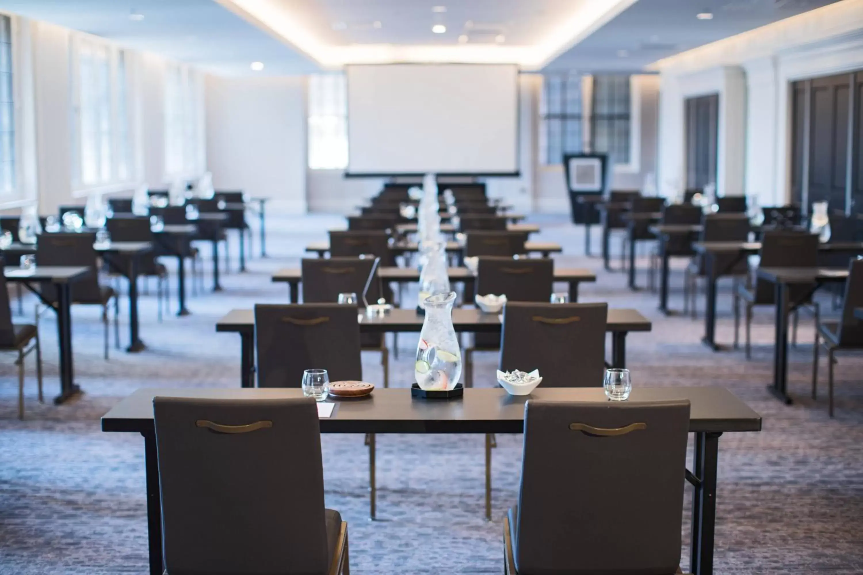 Meeting/conference room in Renaissance Cincinnati Downtown Hotel