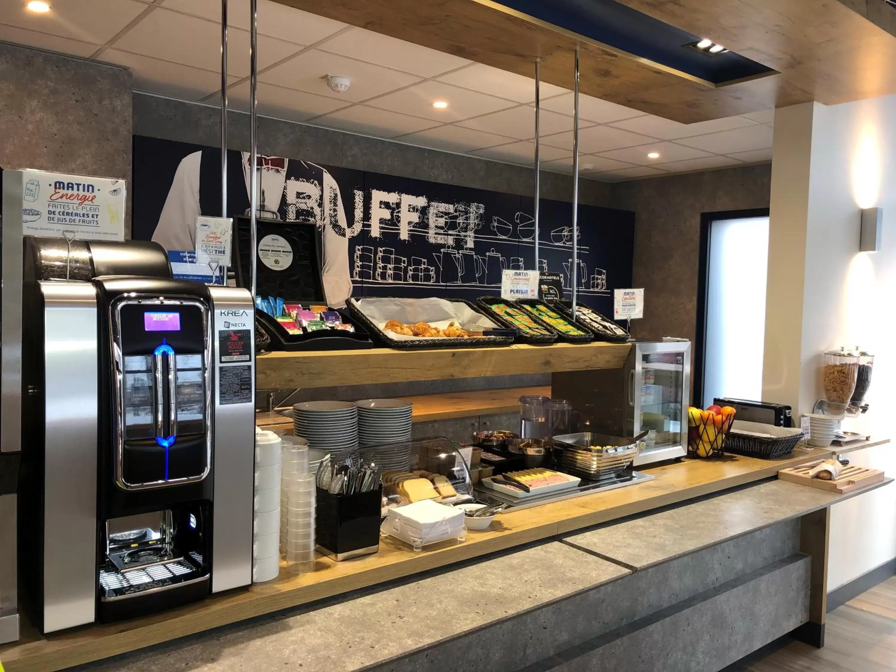 Buffet breakfast in ibis budget Amiens Centre Gare
