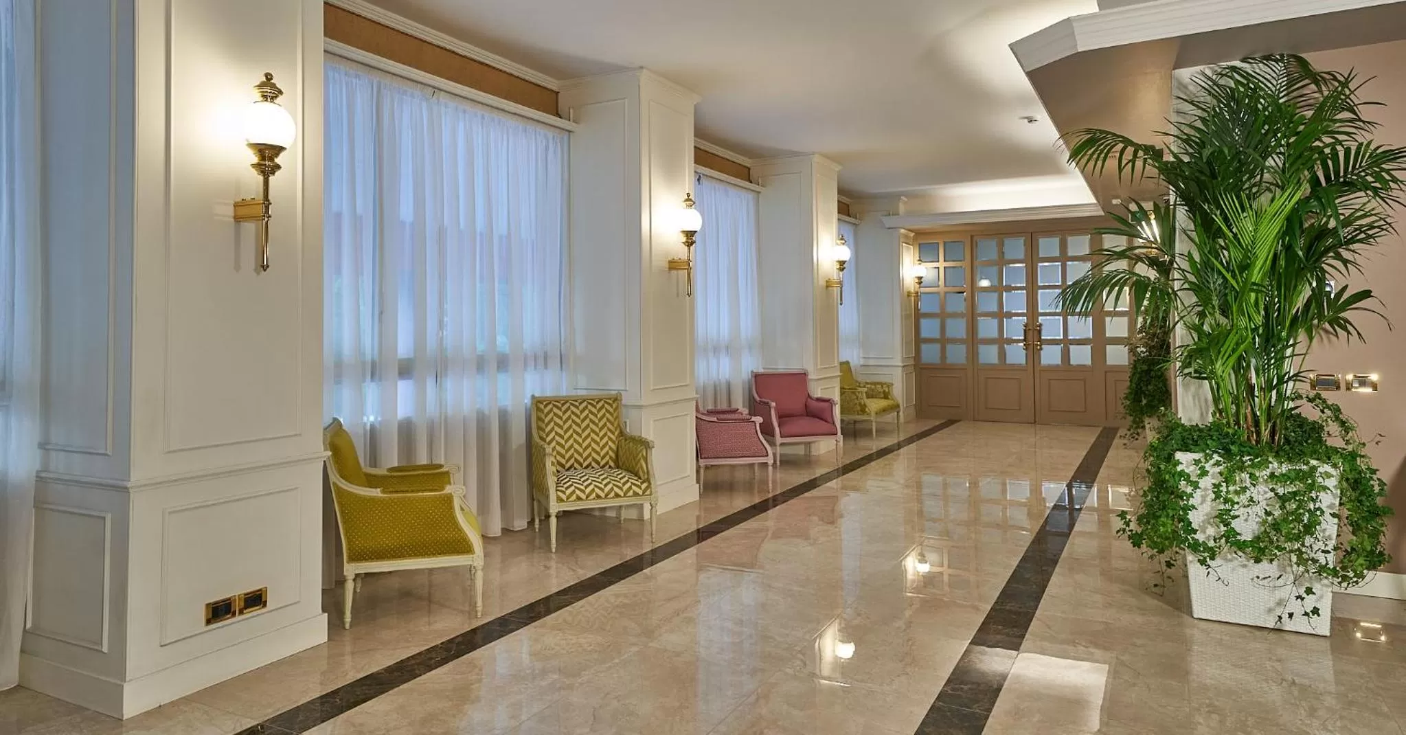 Seating area in Hotel Astoria