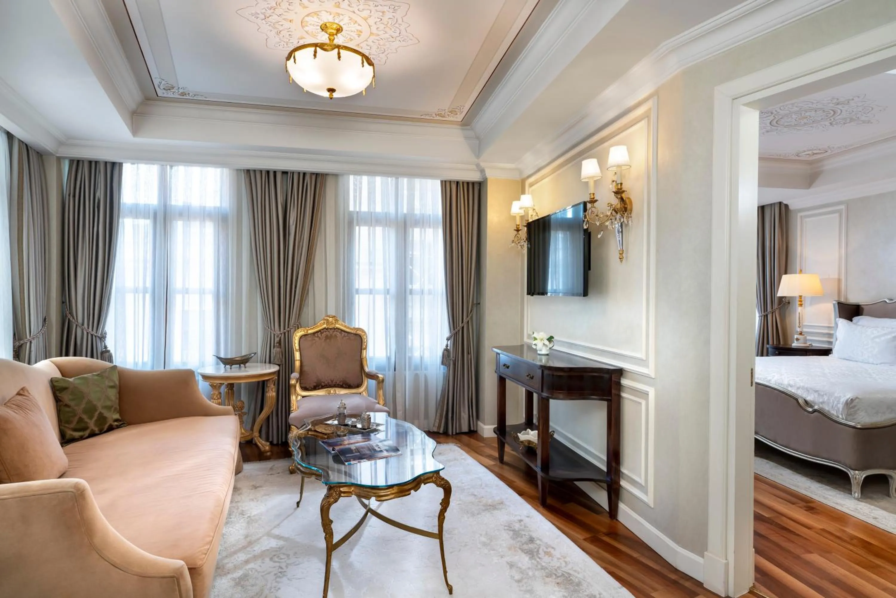 TV and multimedia, Bed in Rixos Pera Istanbul