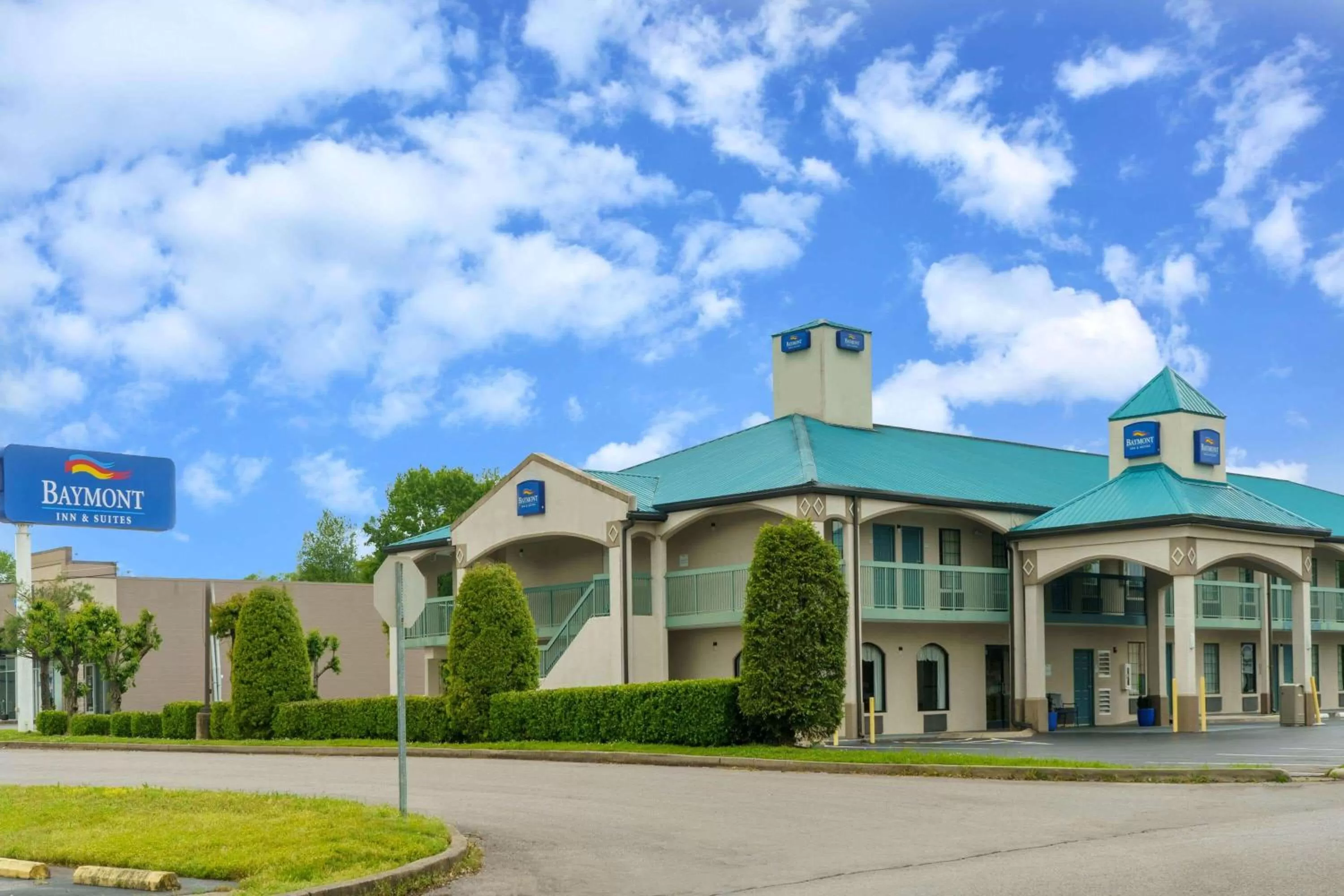 Property building in Baymont by Wyndham Gallatin