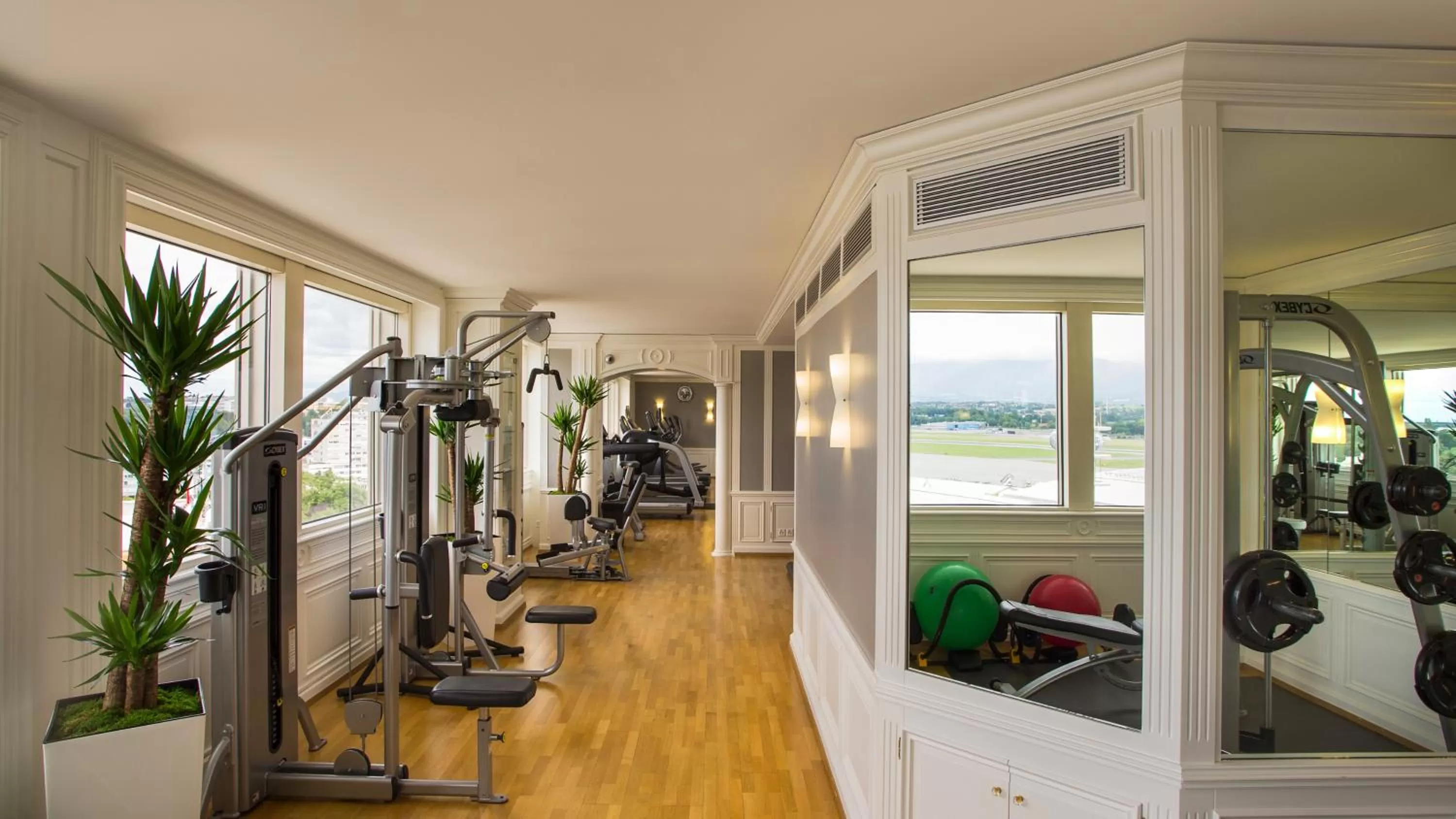 Fitness centre/facilities in Mövenpick Hotel Geneva