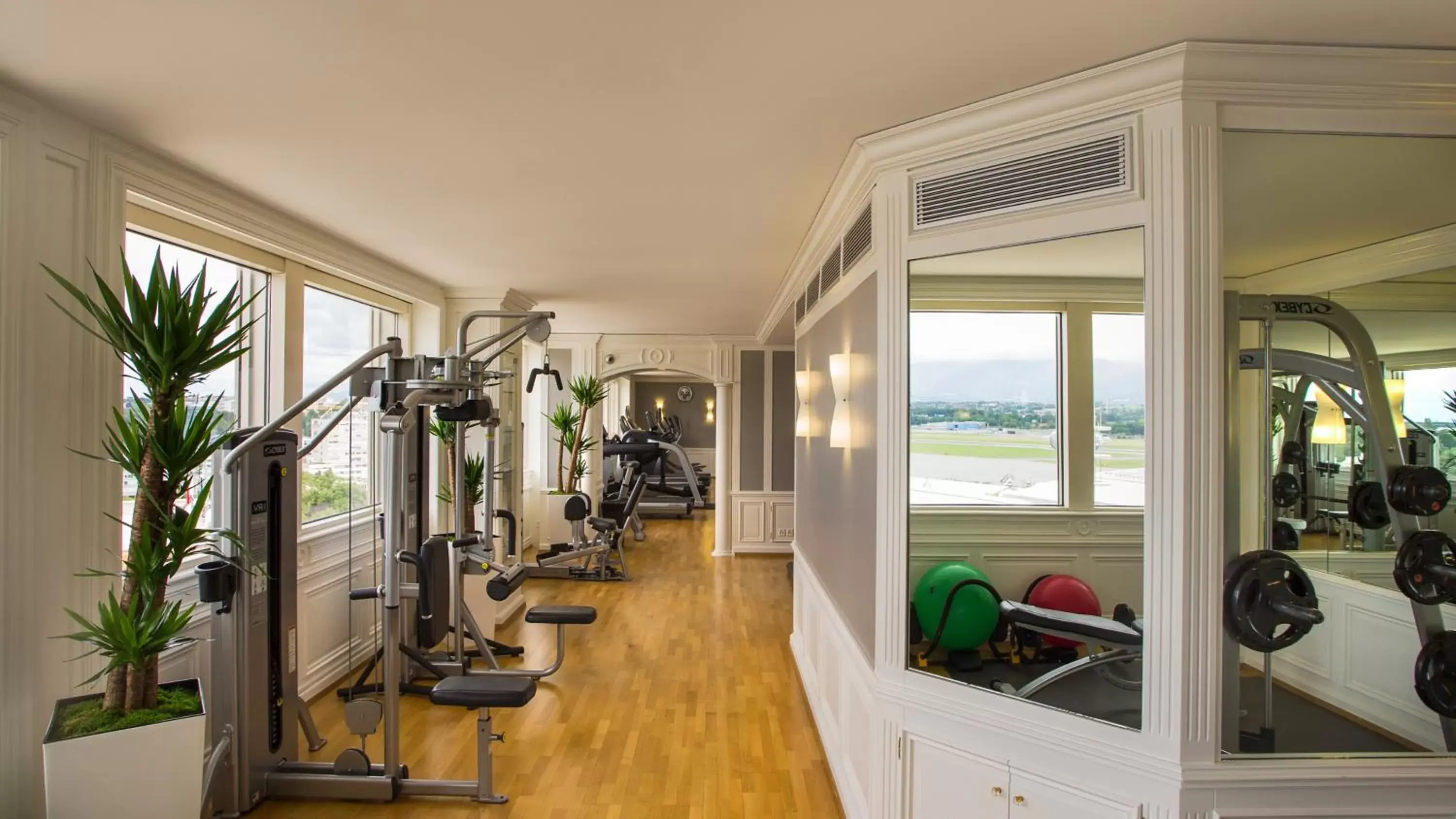 Fitness centre/facilities, View in Moevenpick Hotel And Casino Geneva