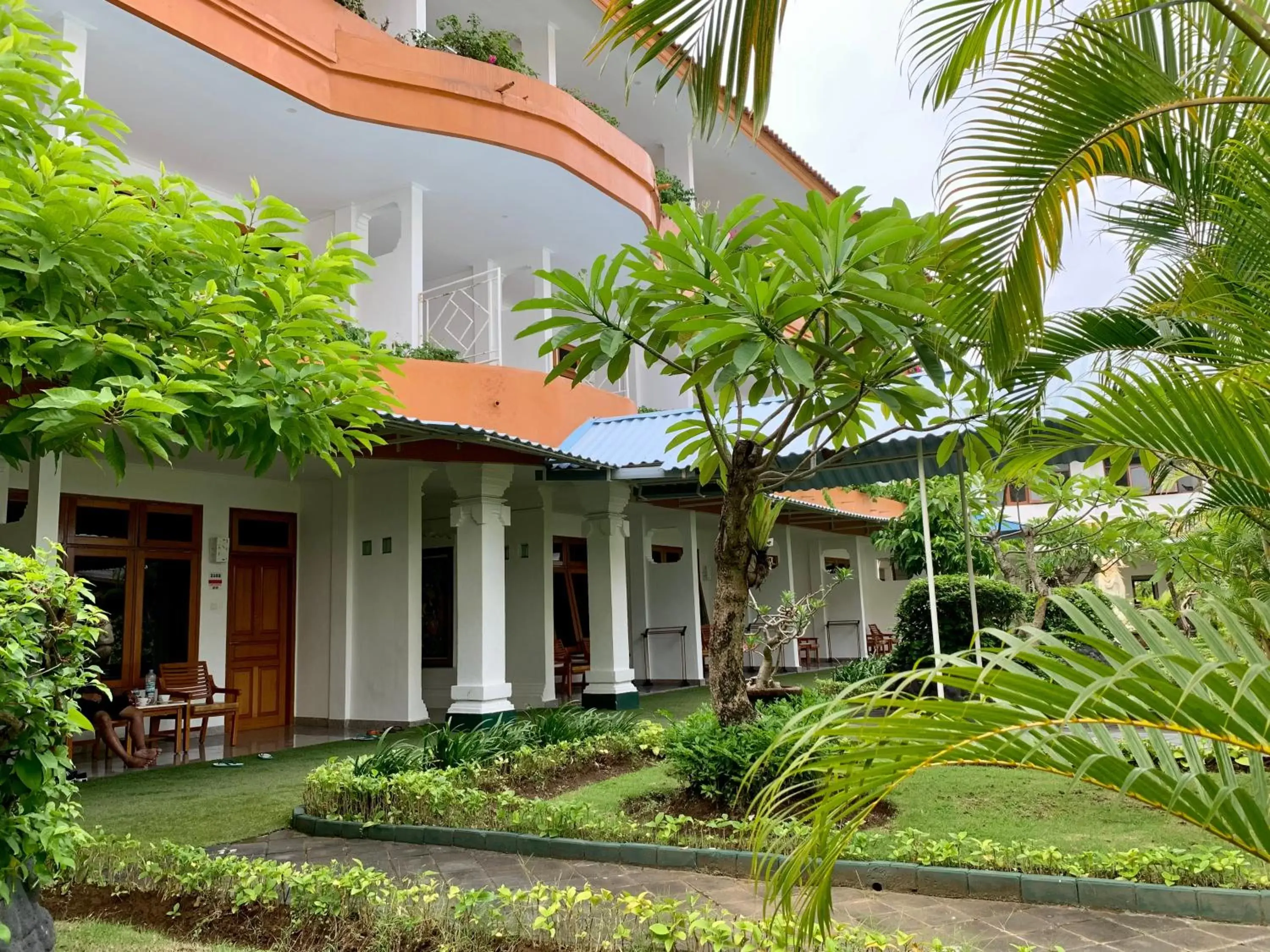 Patio, Property Building in Febri's Hotel & Spa