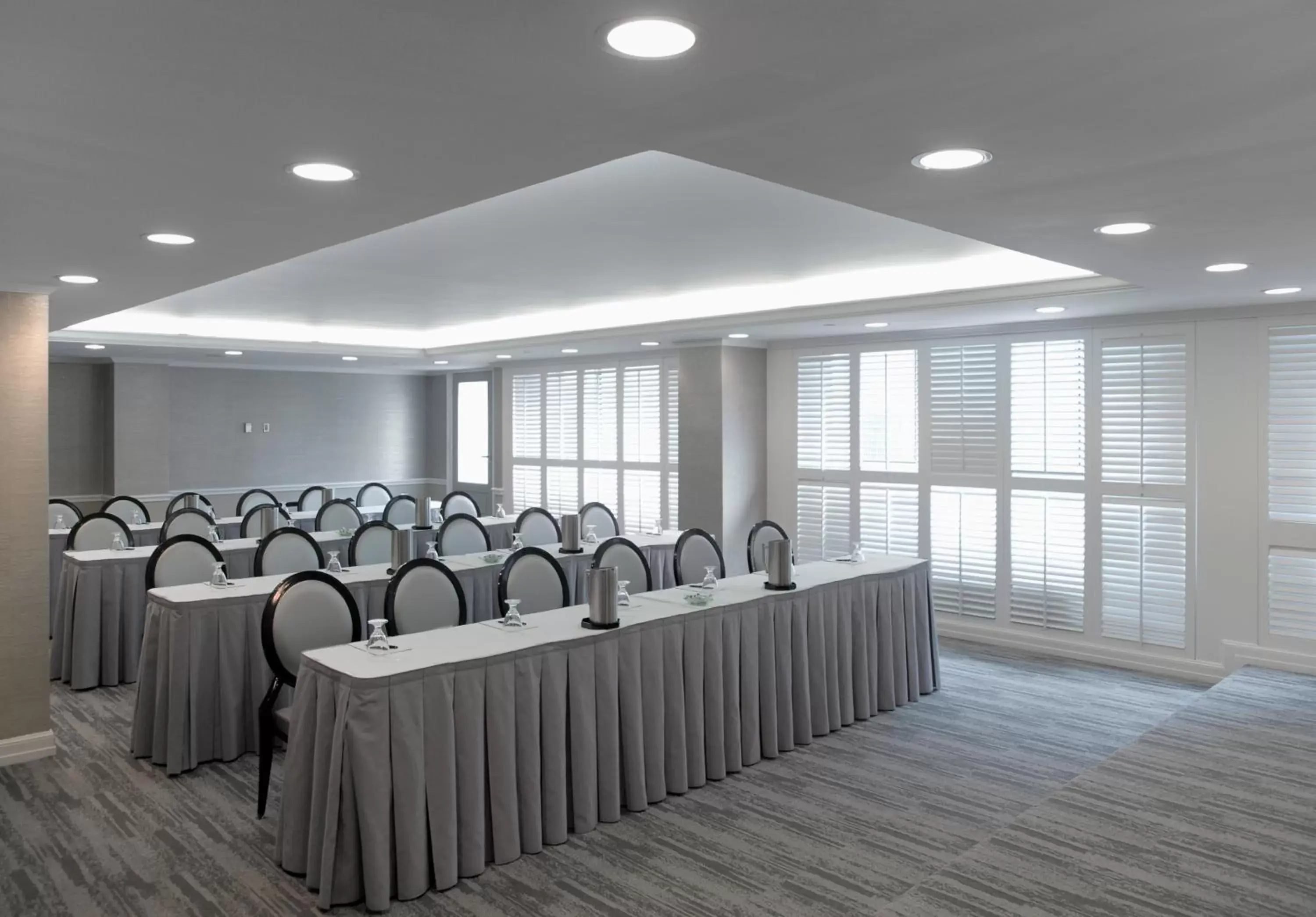 Meeting/conference room in State Plaza Hotel