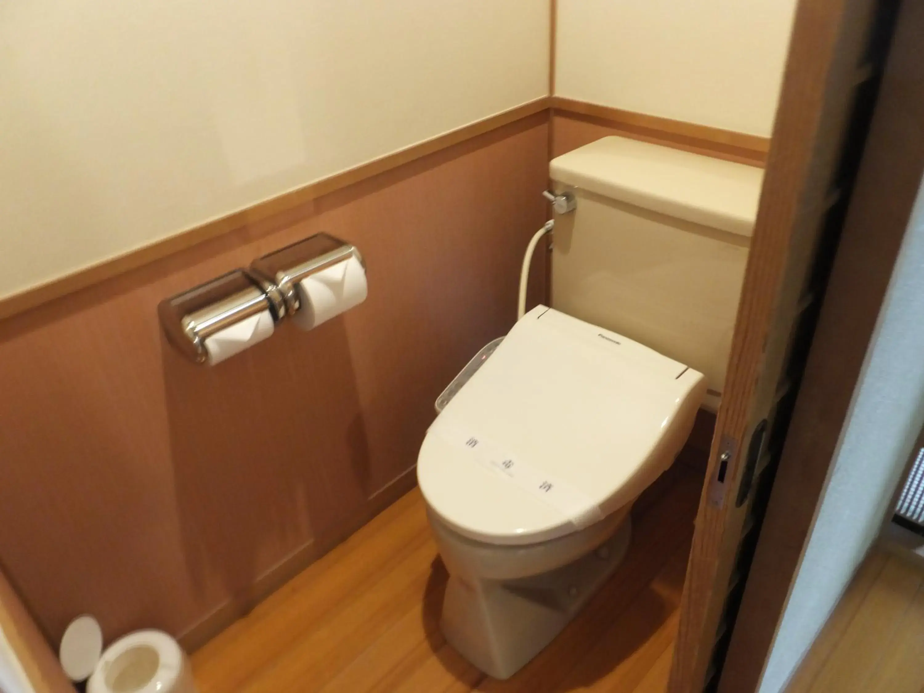 Toilet, Bathroom in Ryokusuitei