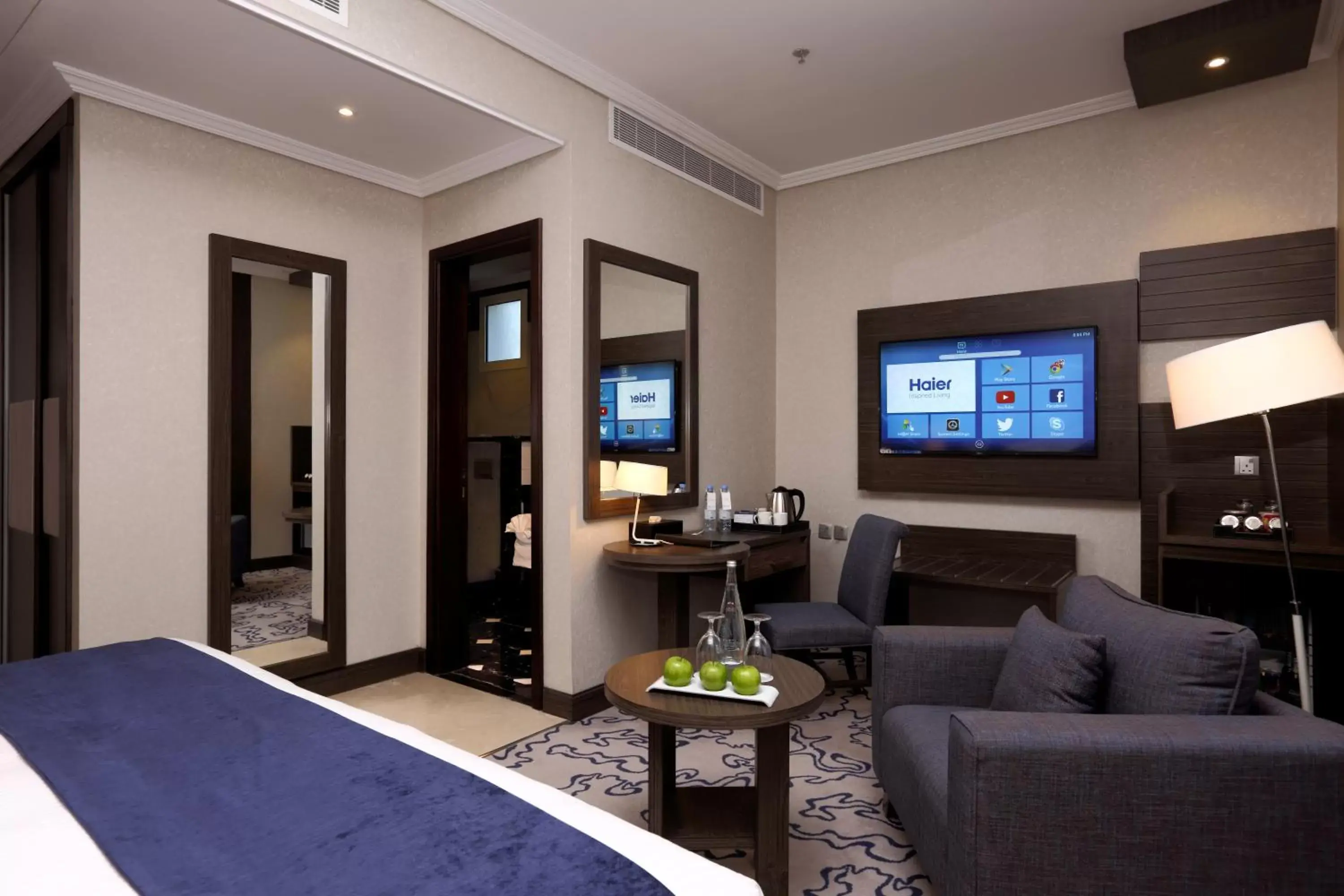 Bed, Seating Area in Swiss International Royal Hotel Riyadh