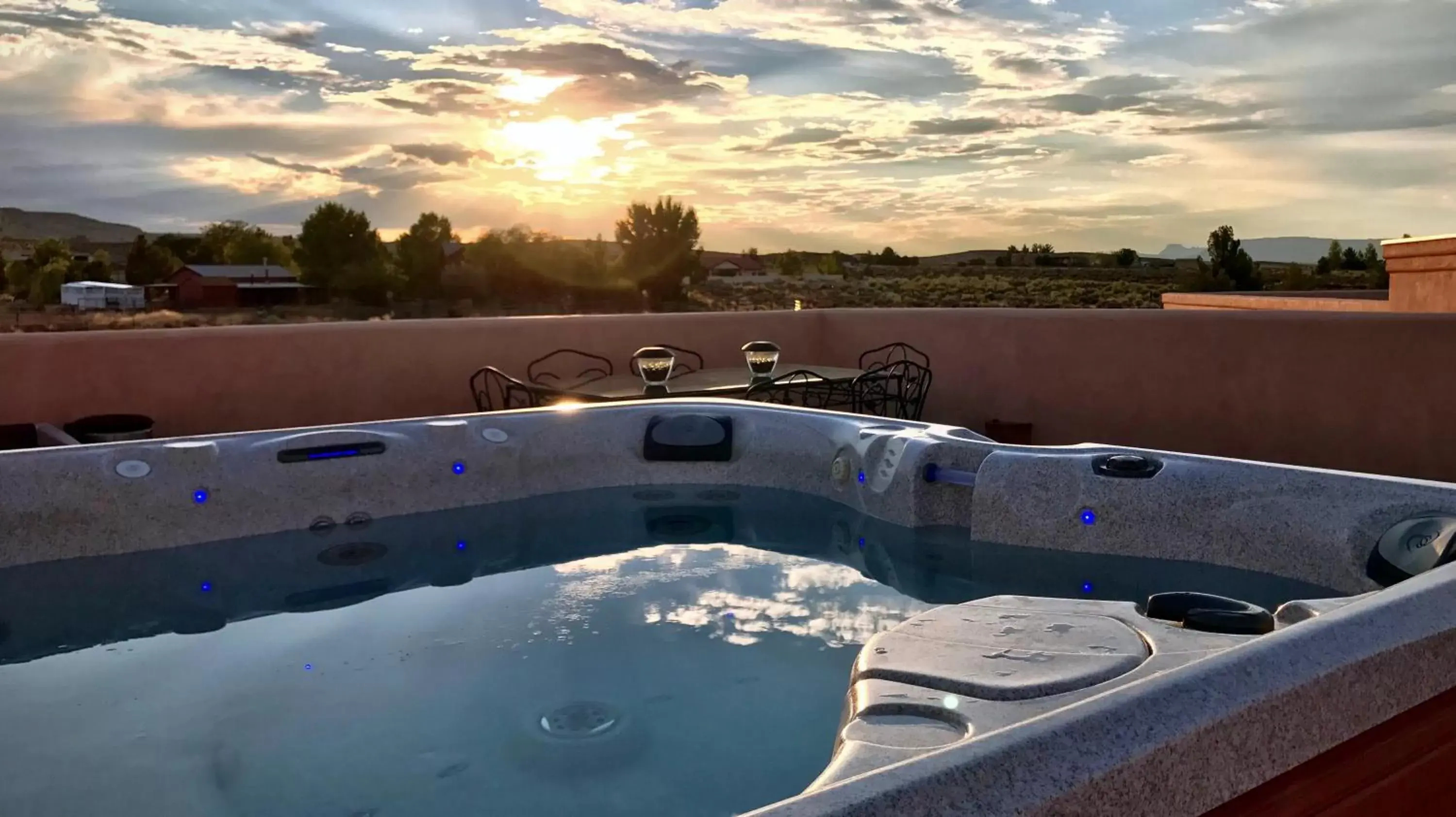 Hot Tub in Dreamkatchers Lake Powell Bed & Breakfast