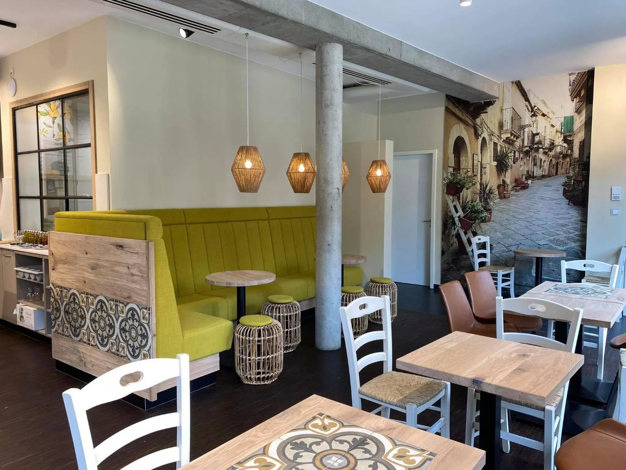 Restaurant/places to eat in Abbate Boutique Hotel