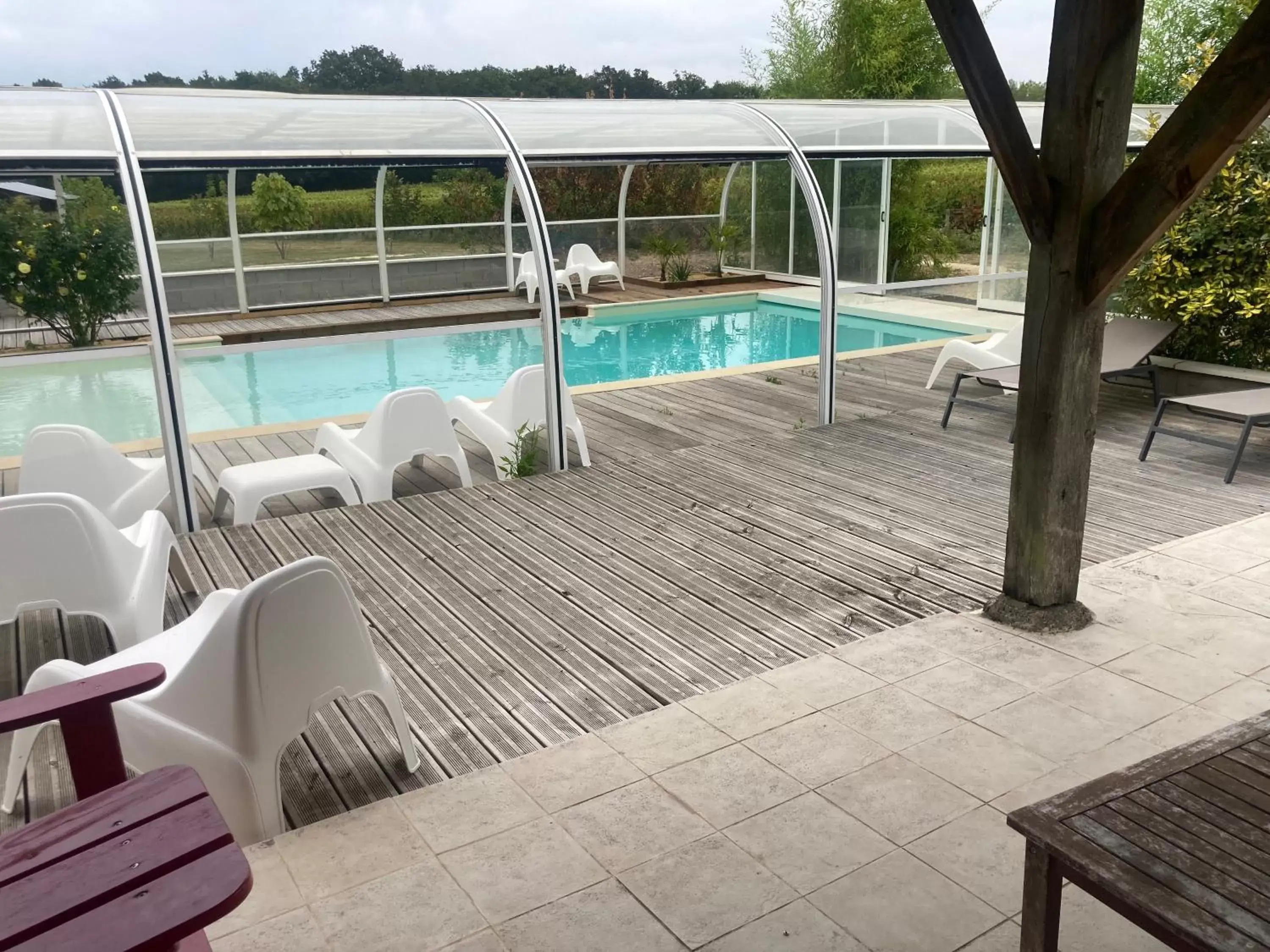 Swimming Pool in Les Pierres D'aurèle Chambres d'Hôtes