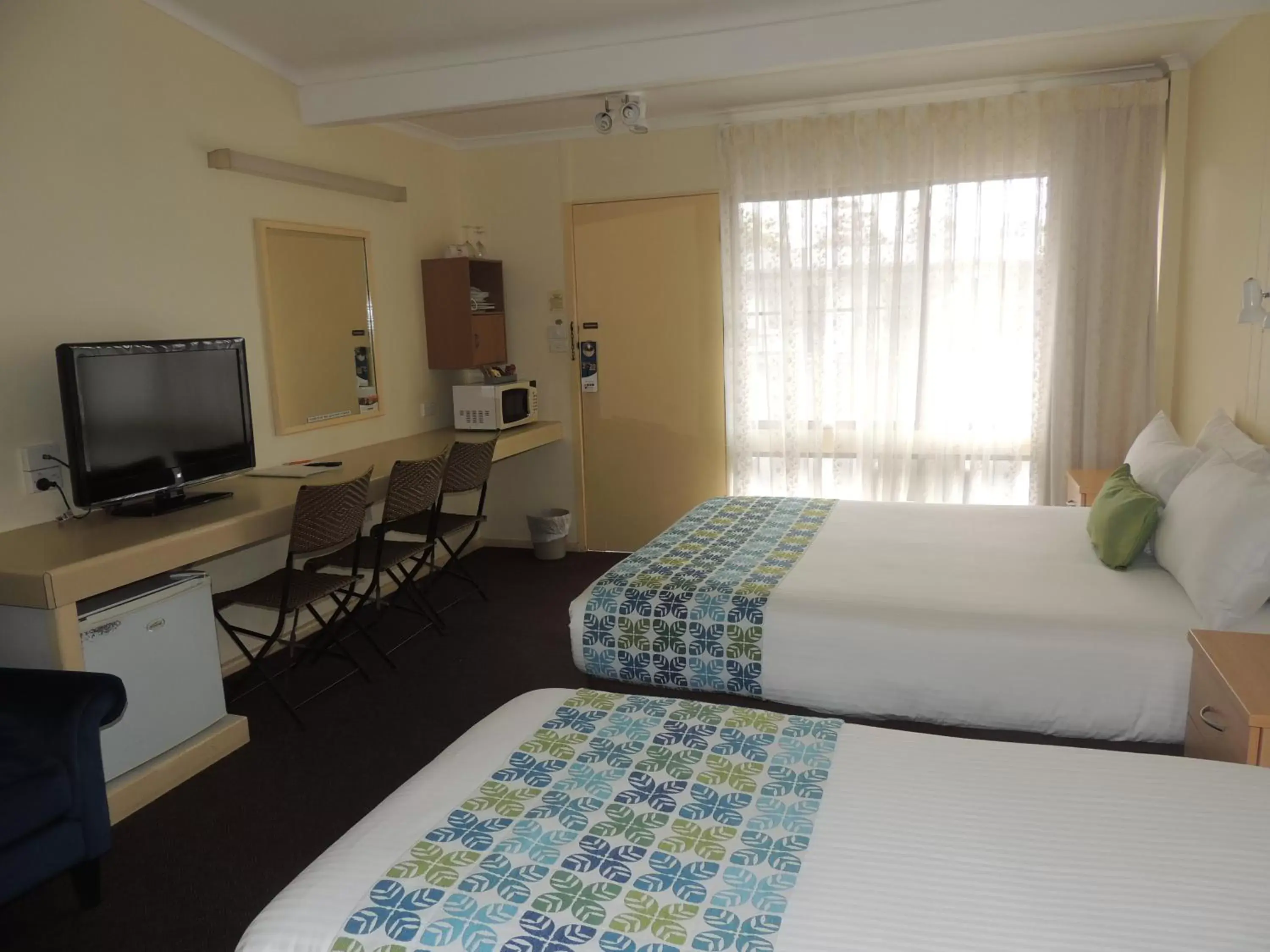 TV and multimedia in Comfort Inn Premier