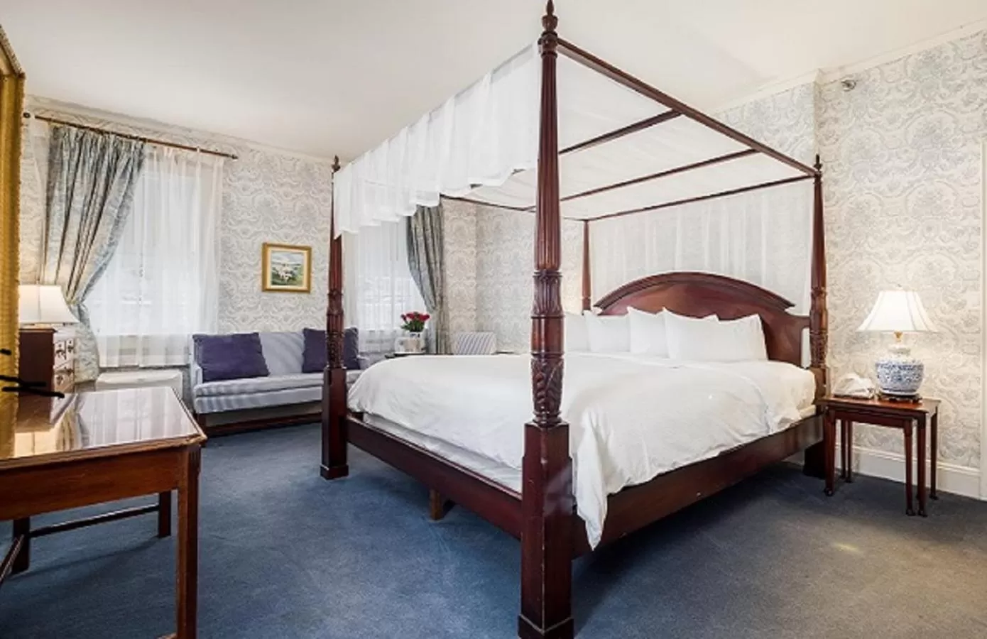 Bed in Simsbury 1820 House