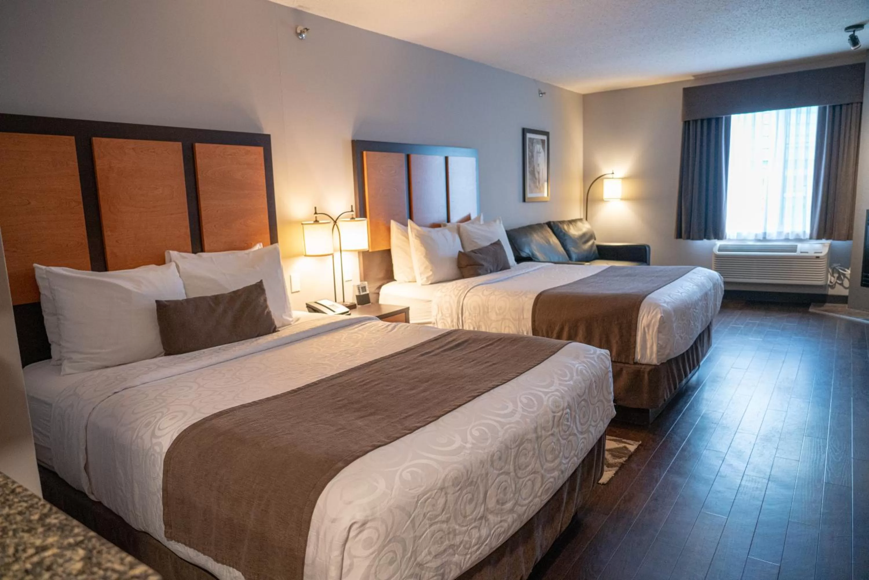 Bedroom, Bed in Pocaterra Inn & Waterslide