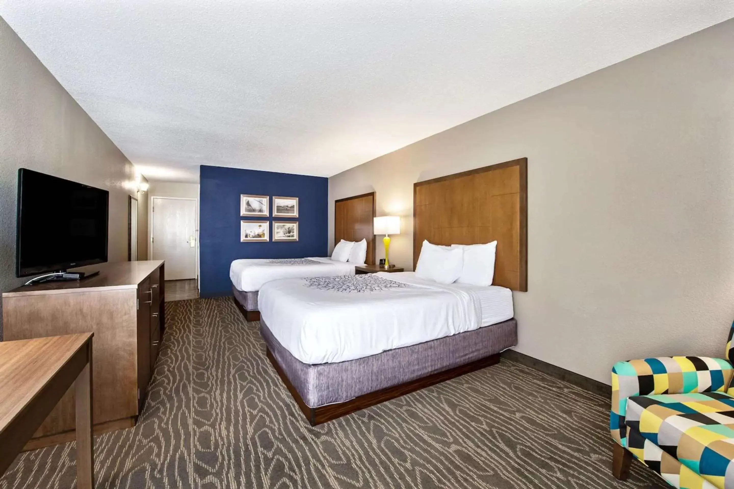 Bedroom, Bed in Comfort Inn & Suites Tipp City - I-75