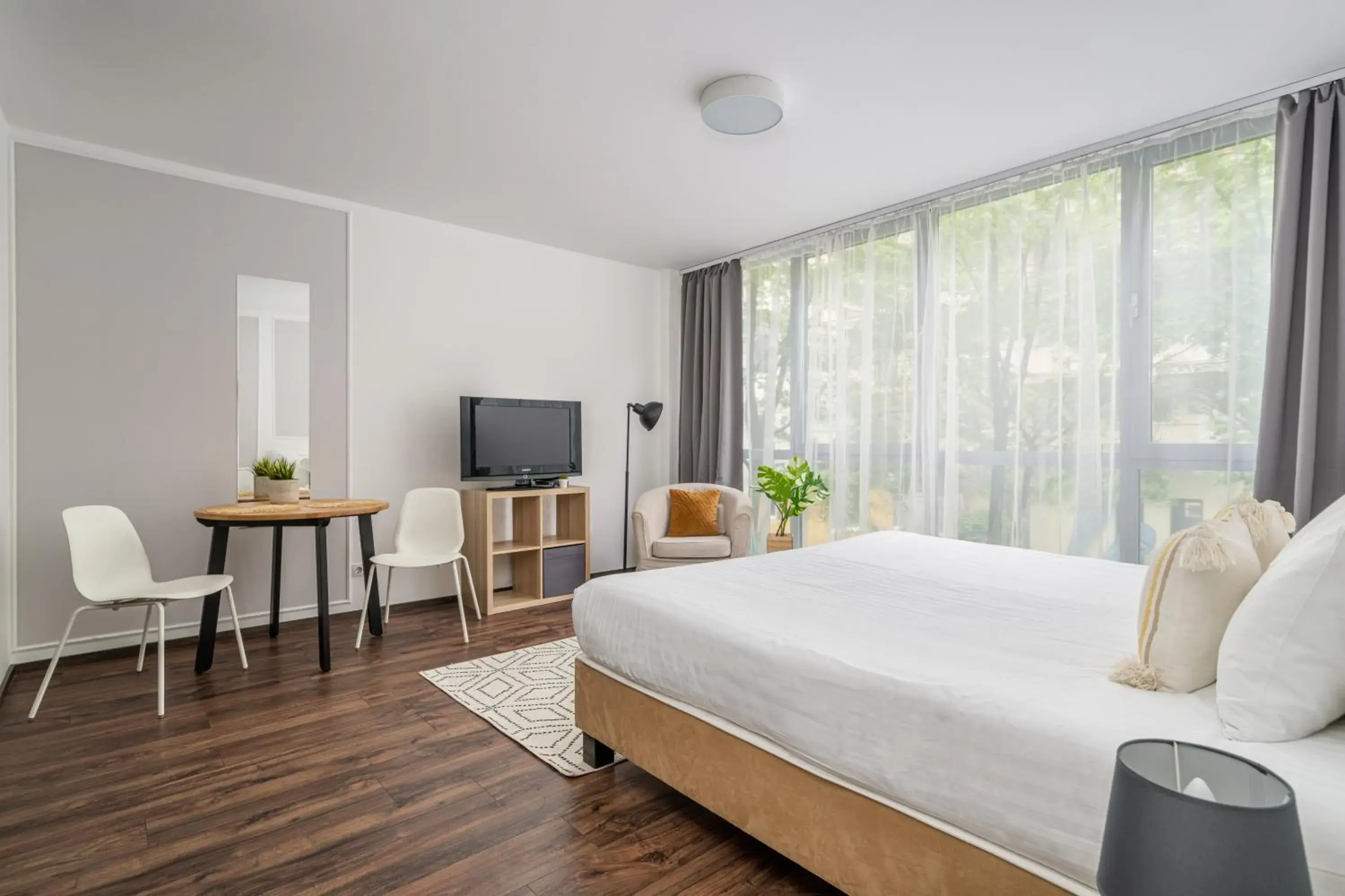 Photo of the whole room, Bed in Vagabond Downtown Photo of the whole room, Bed in Vagabond Downtown