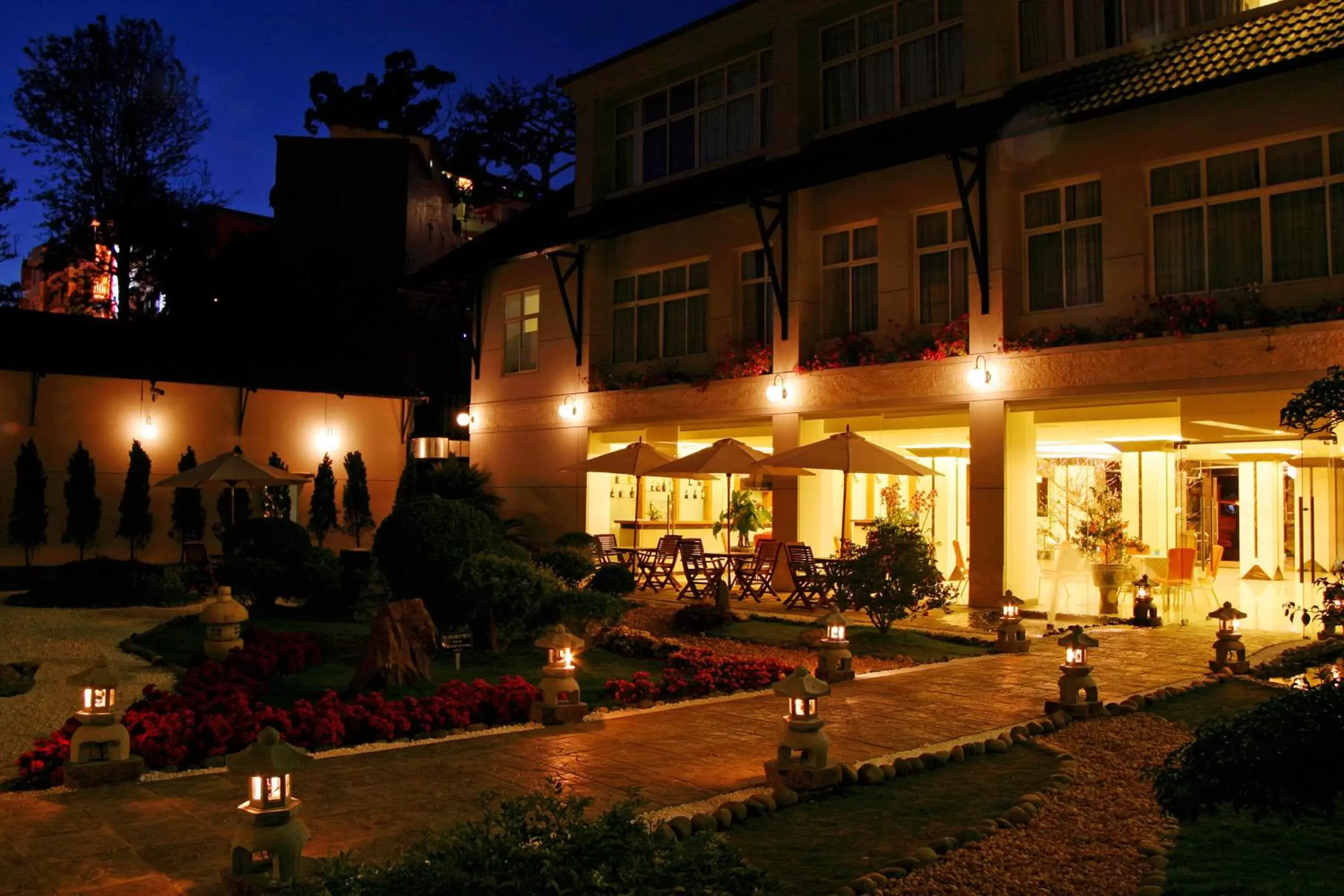 Night, Property Building in Muong Thanh Holiday Da Lat Hotel