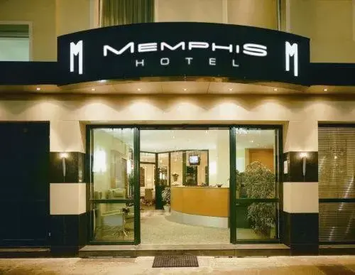 Facade/entrance in Memphis Hotel Facade/entrance in Memphis Hotel