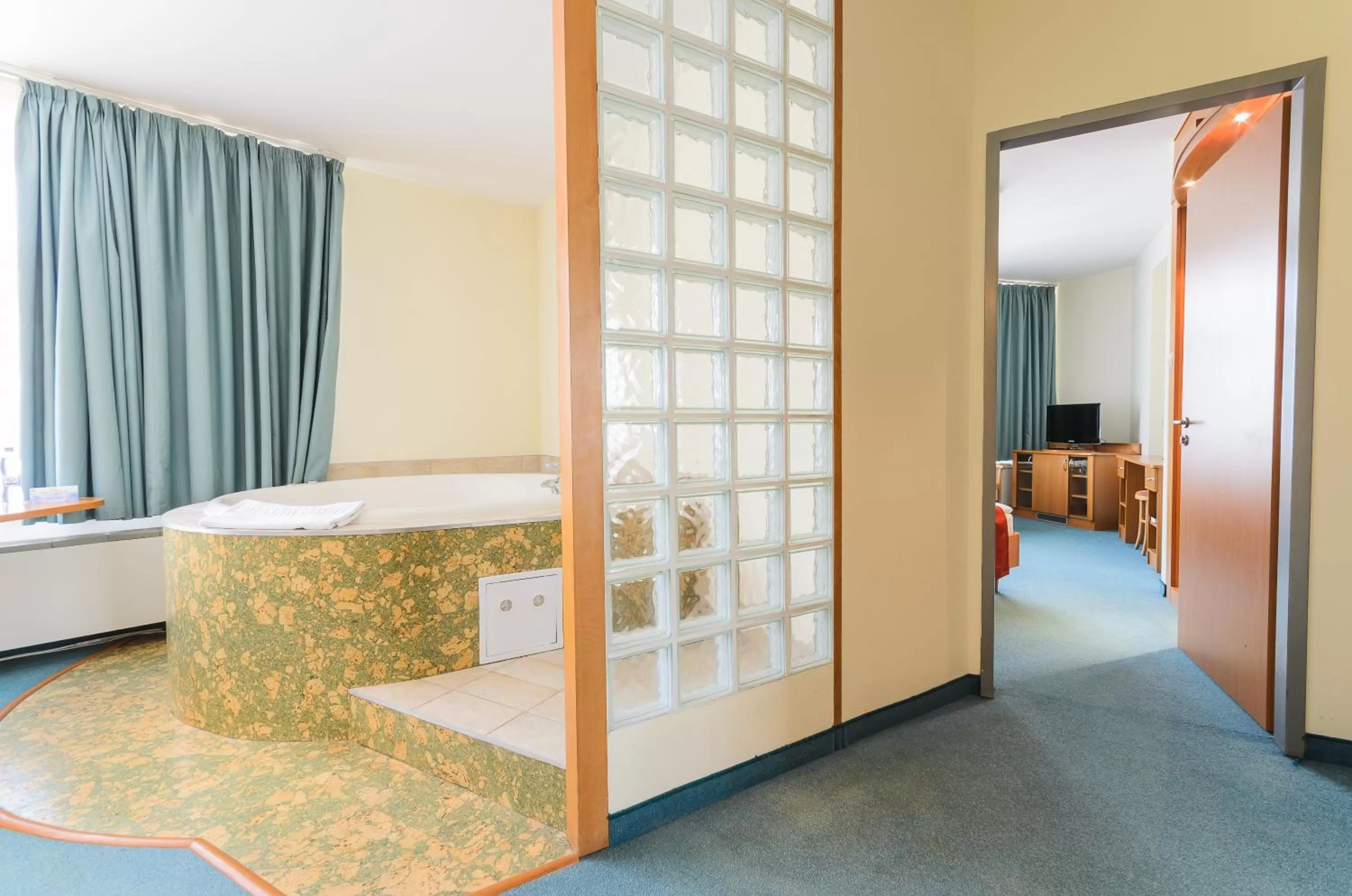 Bathroom, Bed in Hunguest Hotel Aqua Sol