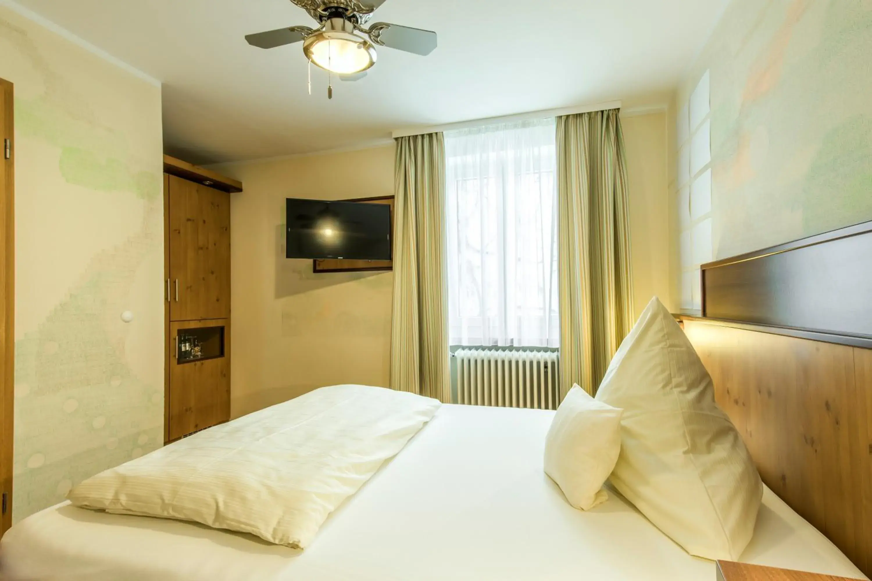 TV and multimedia, Bed in Hotel Brunner