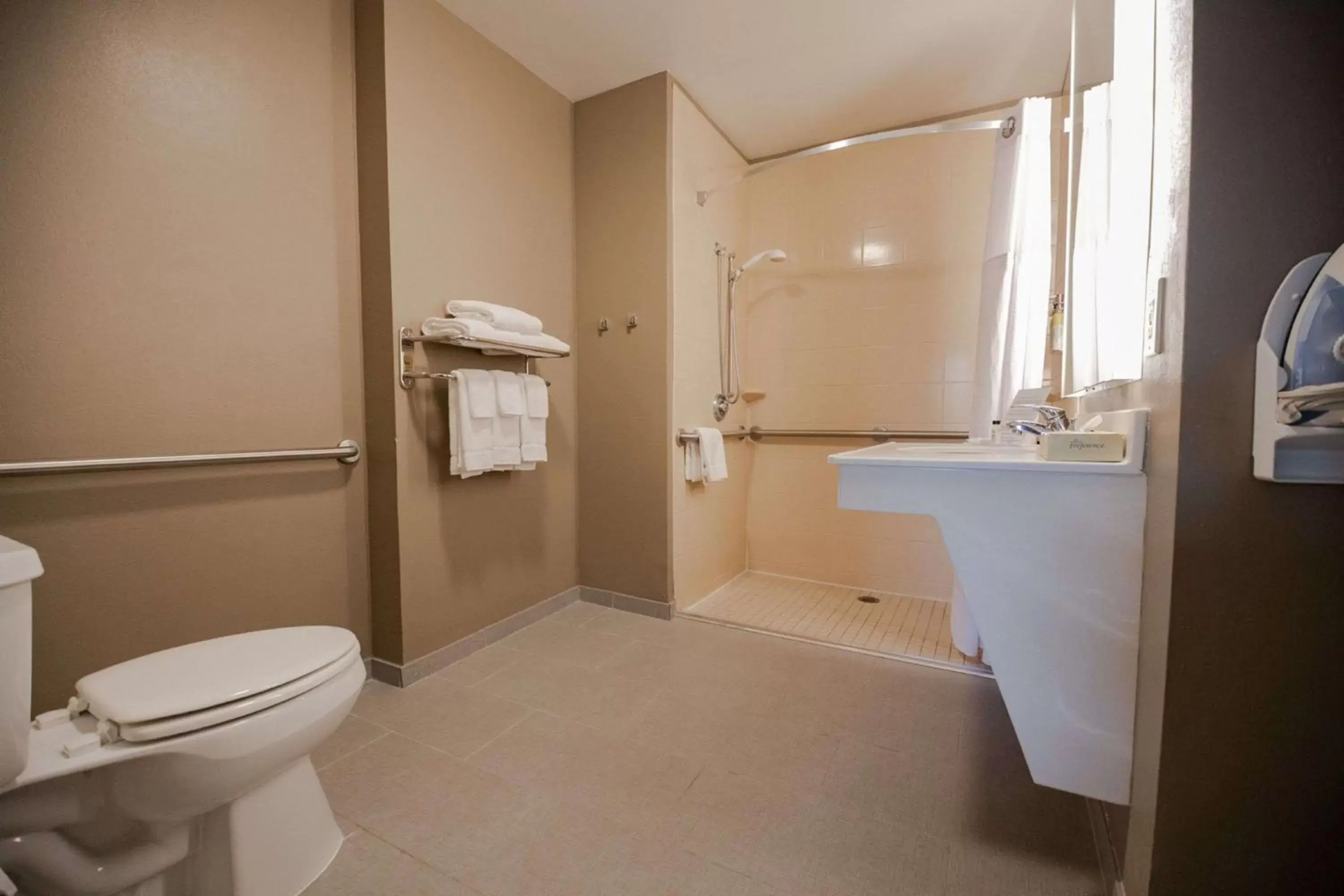 Bathroom in Sonesta ES Suites Chatsworth