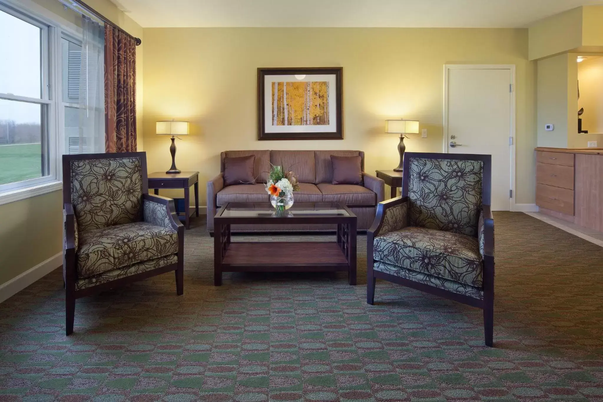 Photo of the whole room, Seating Area in Holiday Inn Club Vacations at Lake Geneva Resort, an IHG Hotel