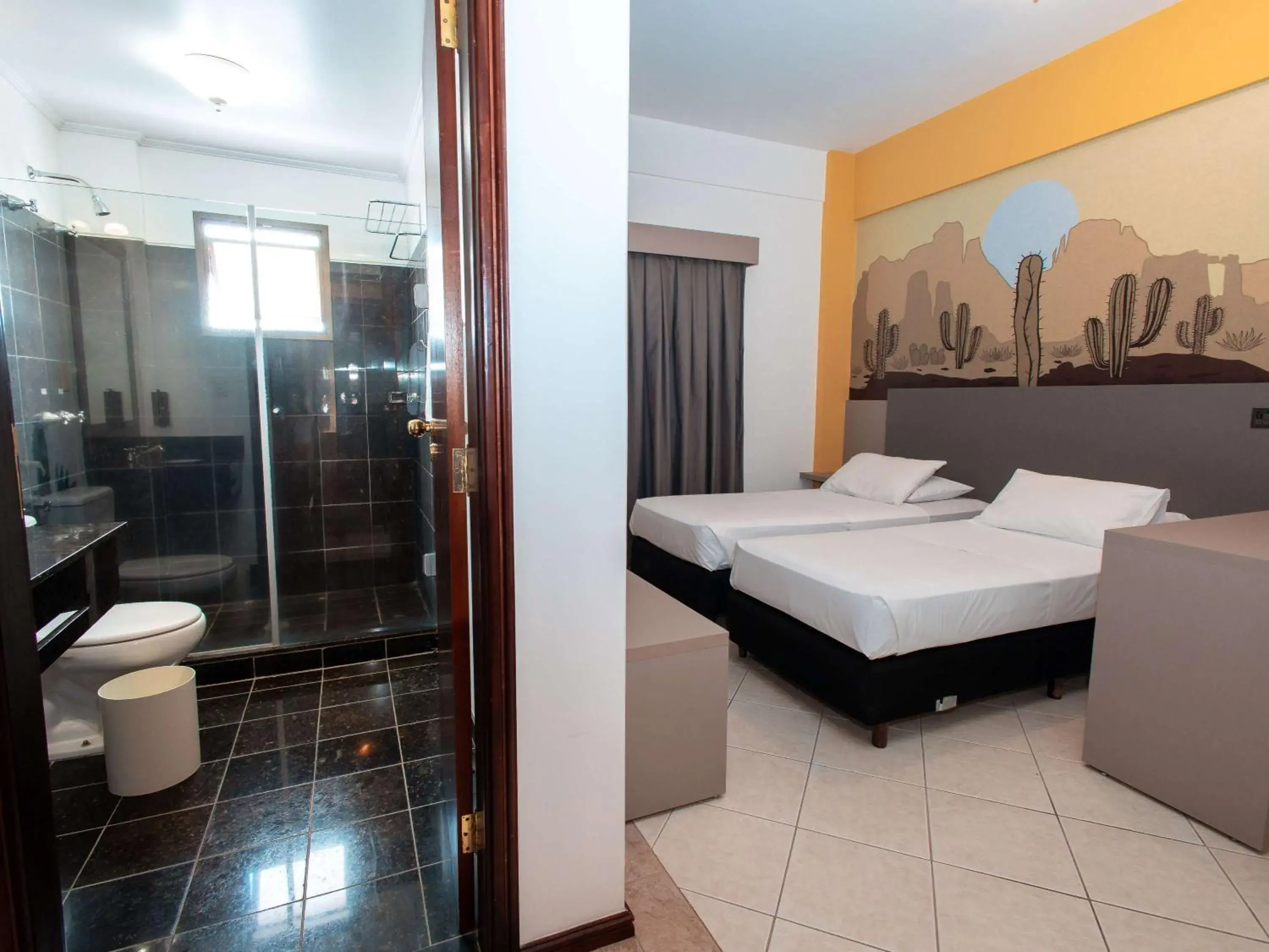 Bedroom, Bathroom in Hotel Portal D'Oeste
