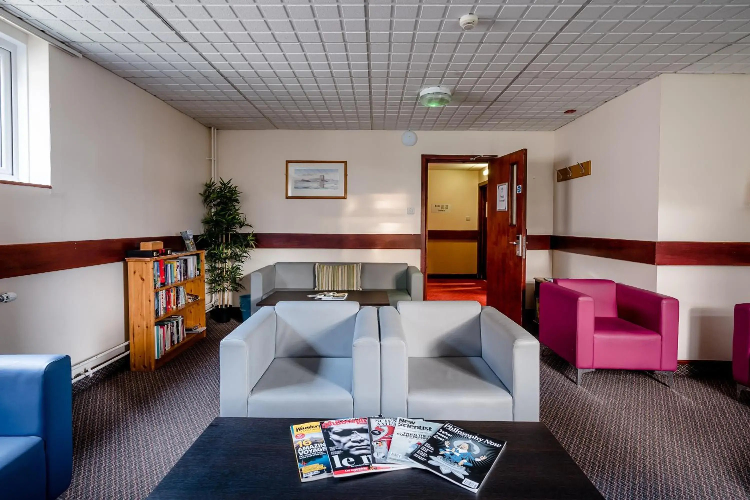 Communal lounge/ TV room in Inverness Youth Hostel