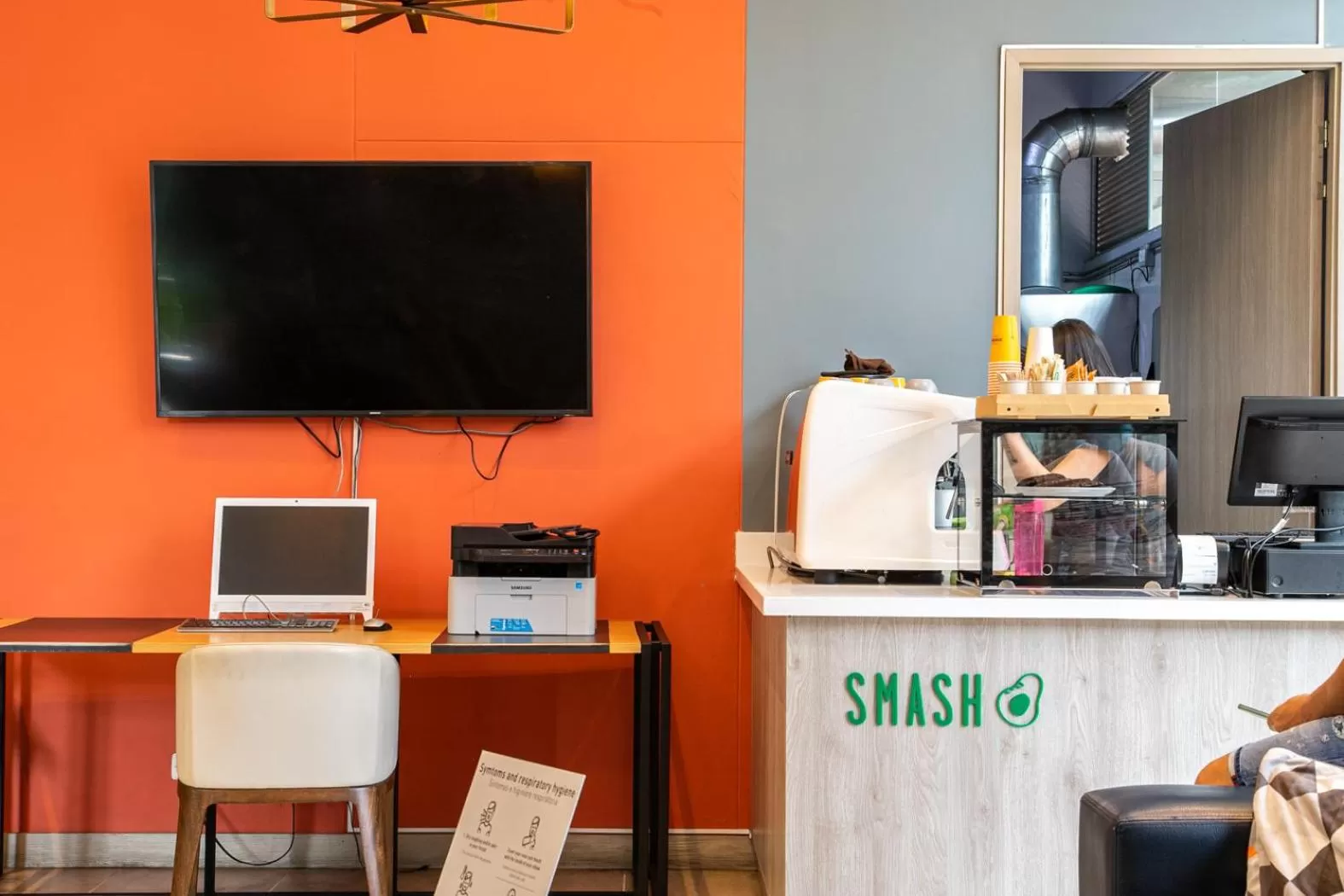 Restaurant/places to eat in Soul Lifestyle Hotel