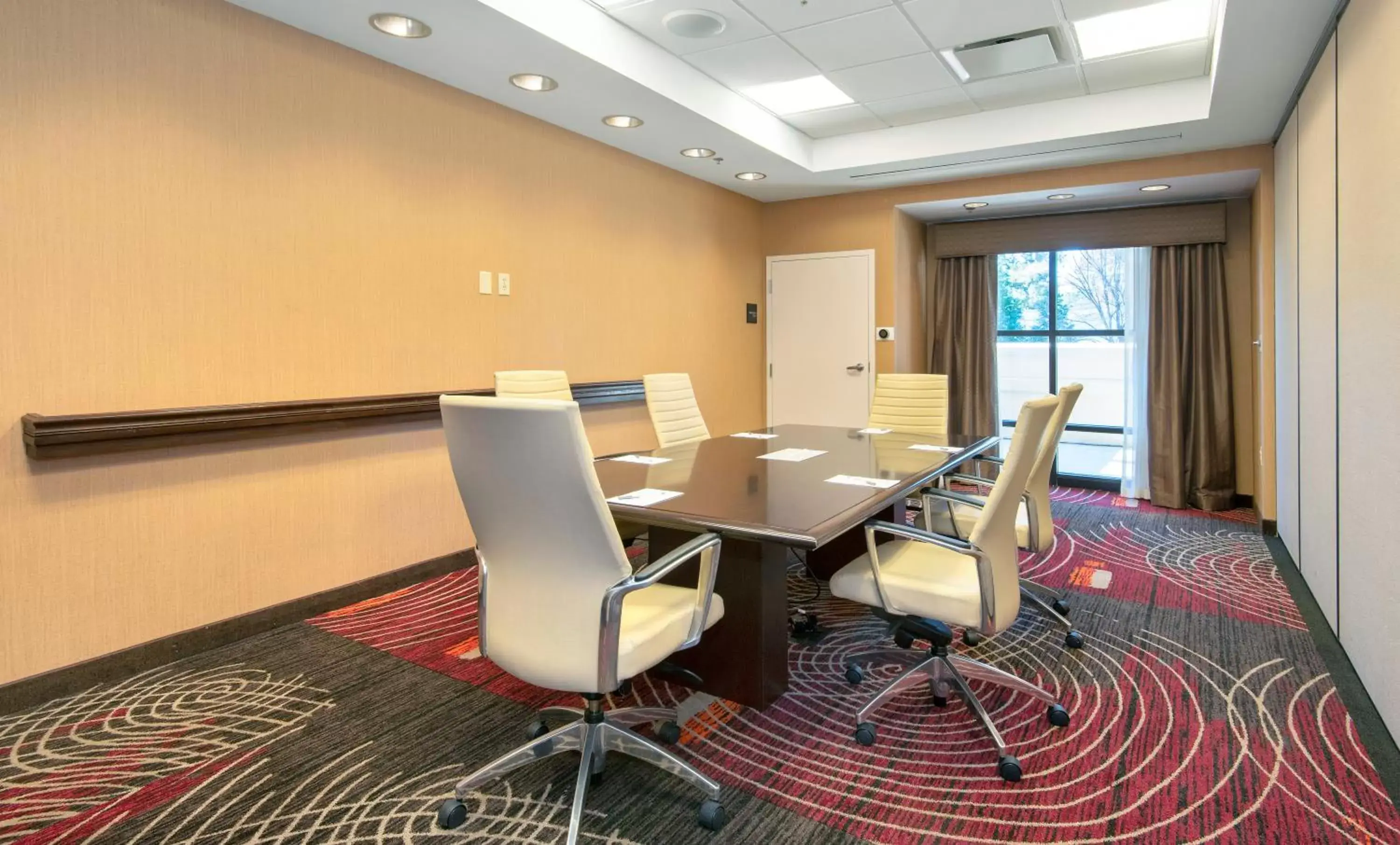 Meeting/conference room in Hampton Inn & Suites Burlington
