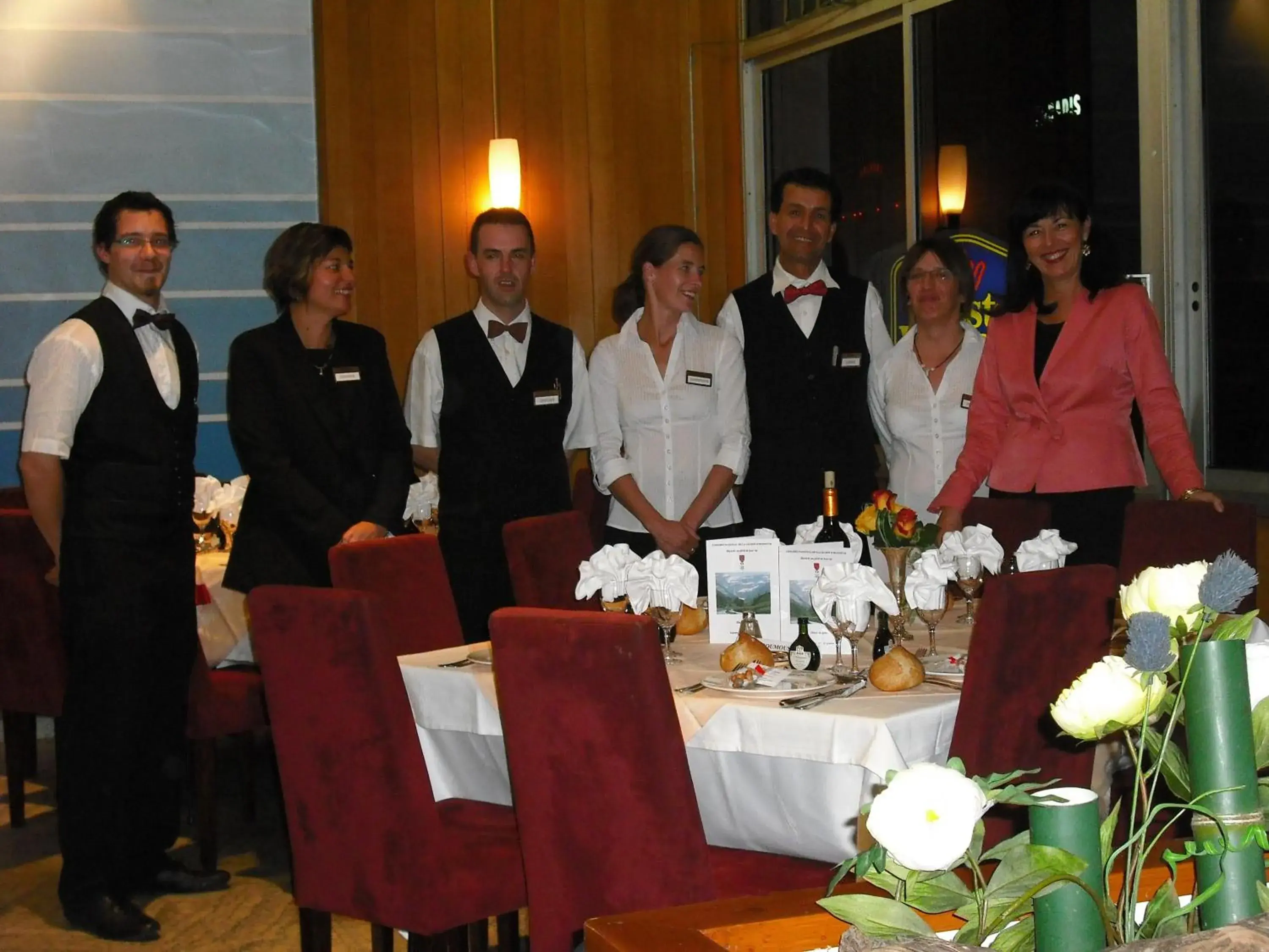 Staff, Restaurant/Places to Eat in Quality Hotel Christina Lourdes