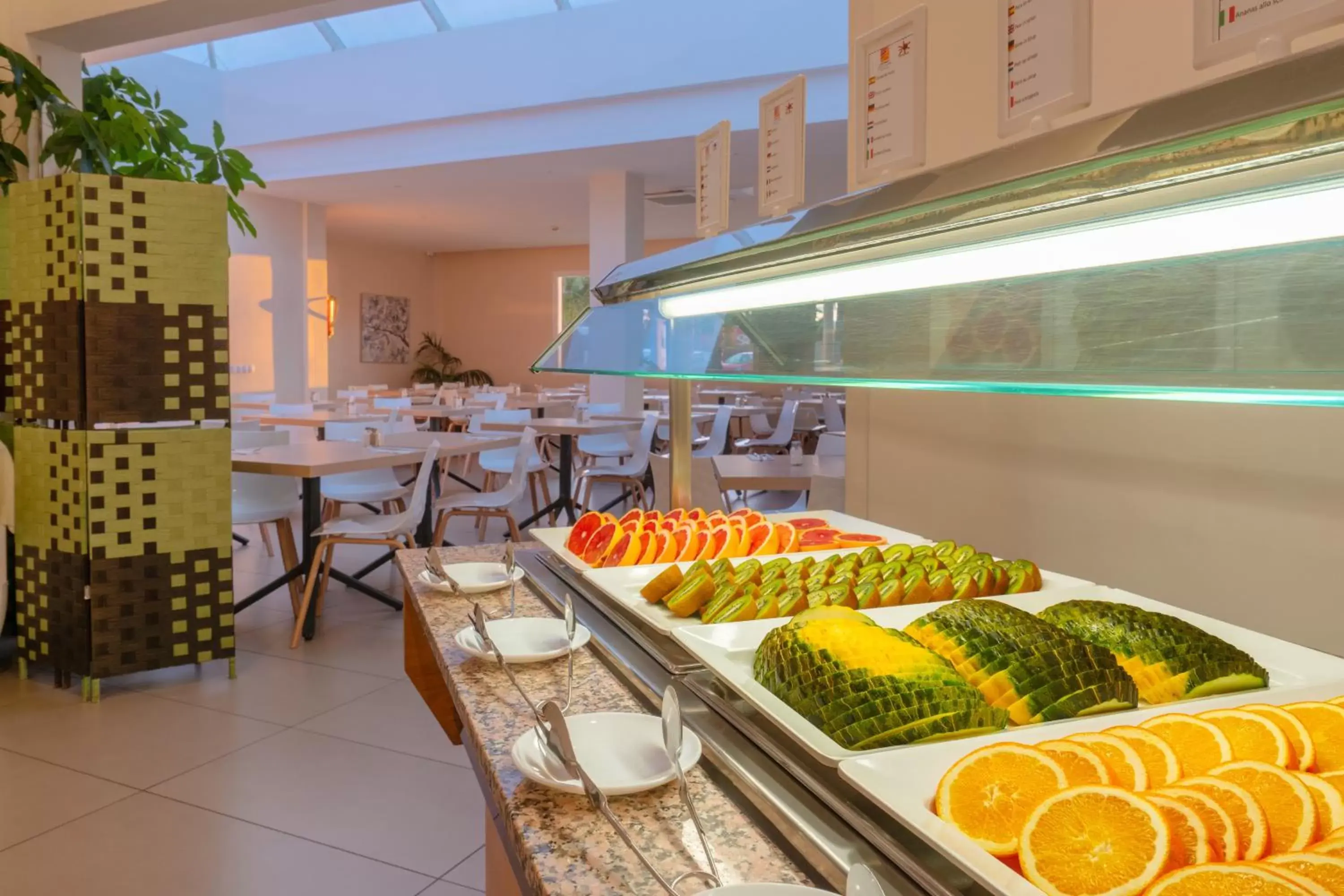Restaurant/places to eat in Hotel Club Siroco - Adults Only